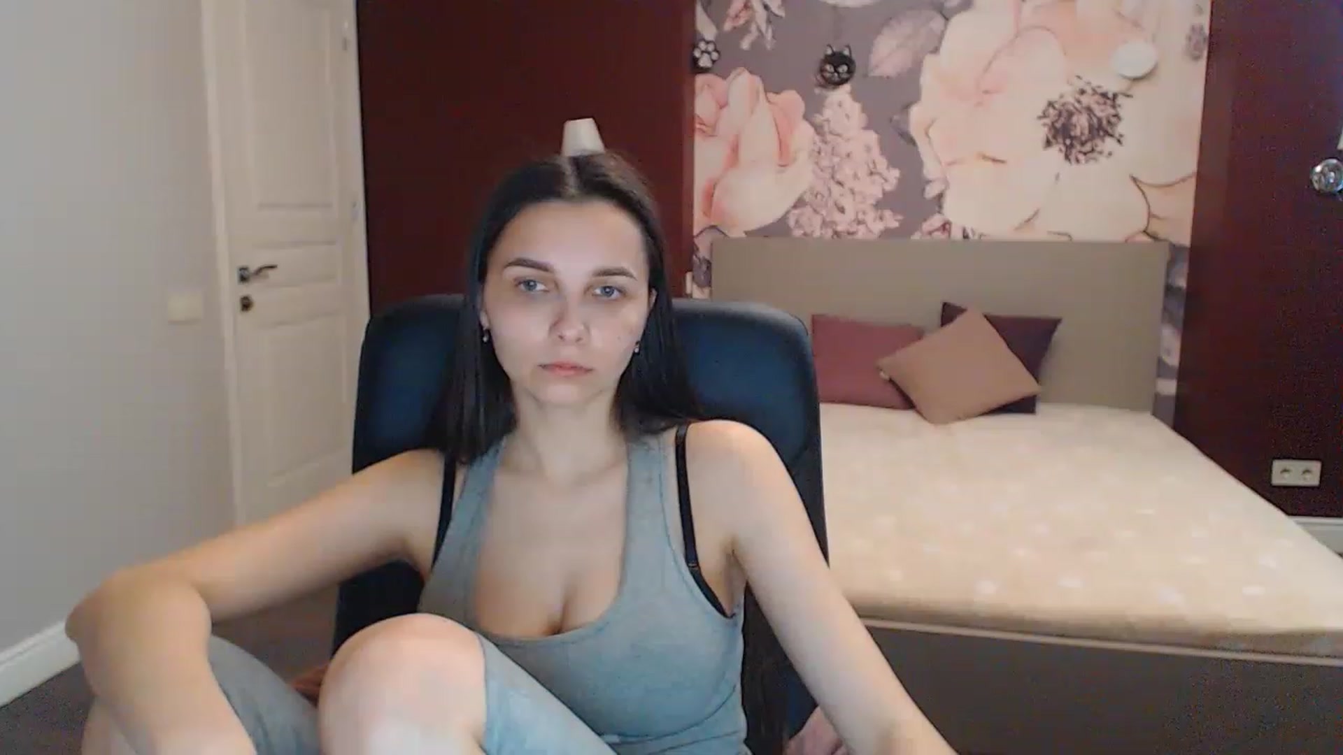 Gallery image thumbnail from Karina_Mils's myfreecams stream on, 05/05/2023, 14:49 image 10 of 20