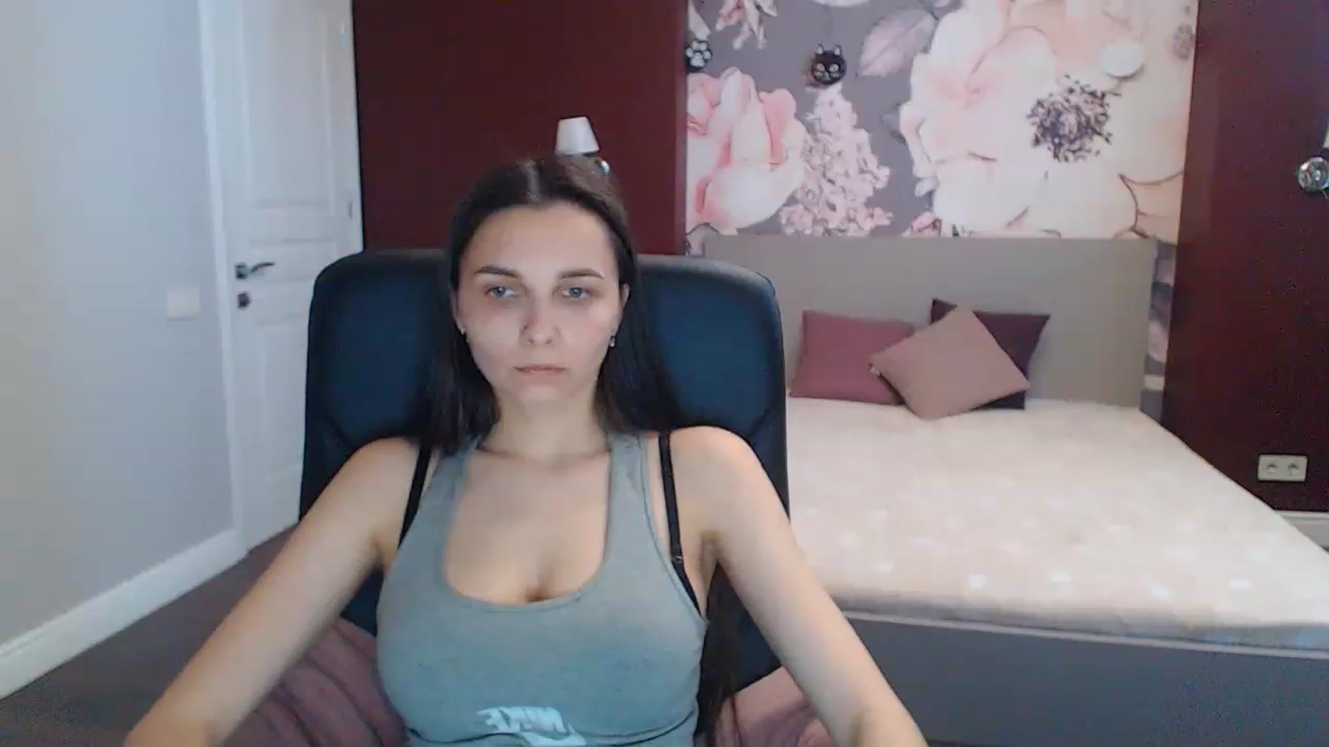 Gallery image thumbnail from Karina_Mils's myfreecams stream on, 05/05/2023, 14:49 image 5 of 20