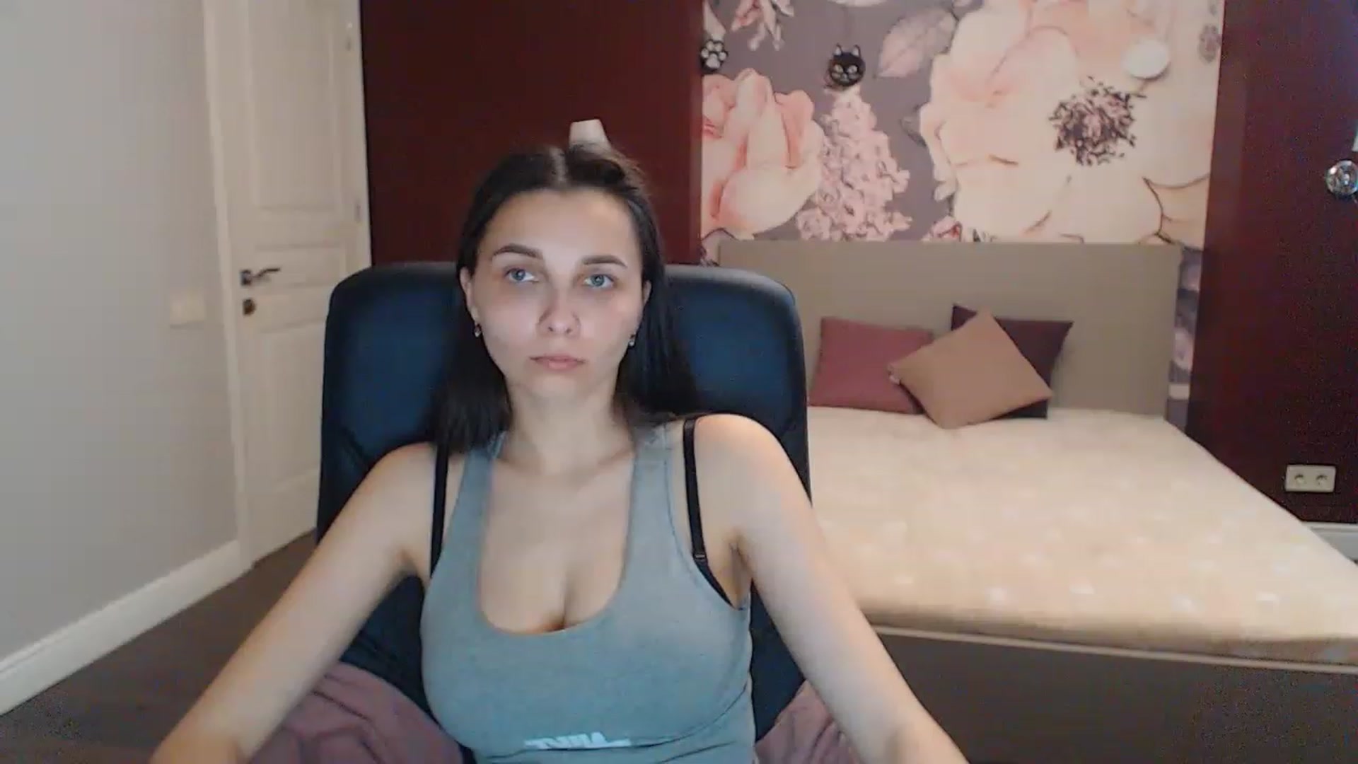 Gallery image thumbnail from Karina_Mils's myfreecams stream on, 05/05/2023, 14:49 image 19 of 20