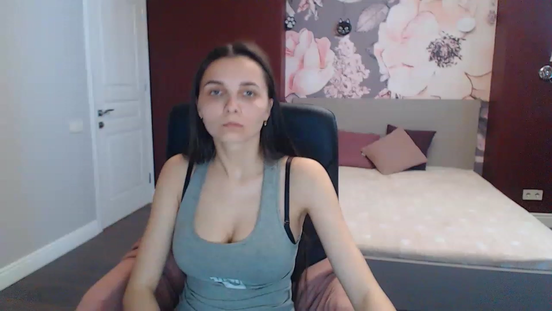 Gallery image thumbnail from Karina_Mils's myfreecams stream on, 05/05/2023, 14:49 image 6 of 20
