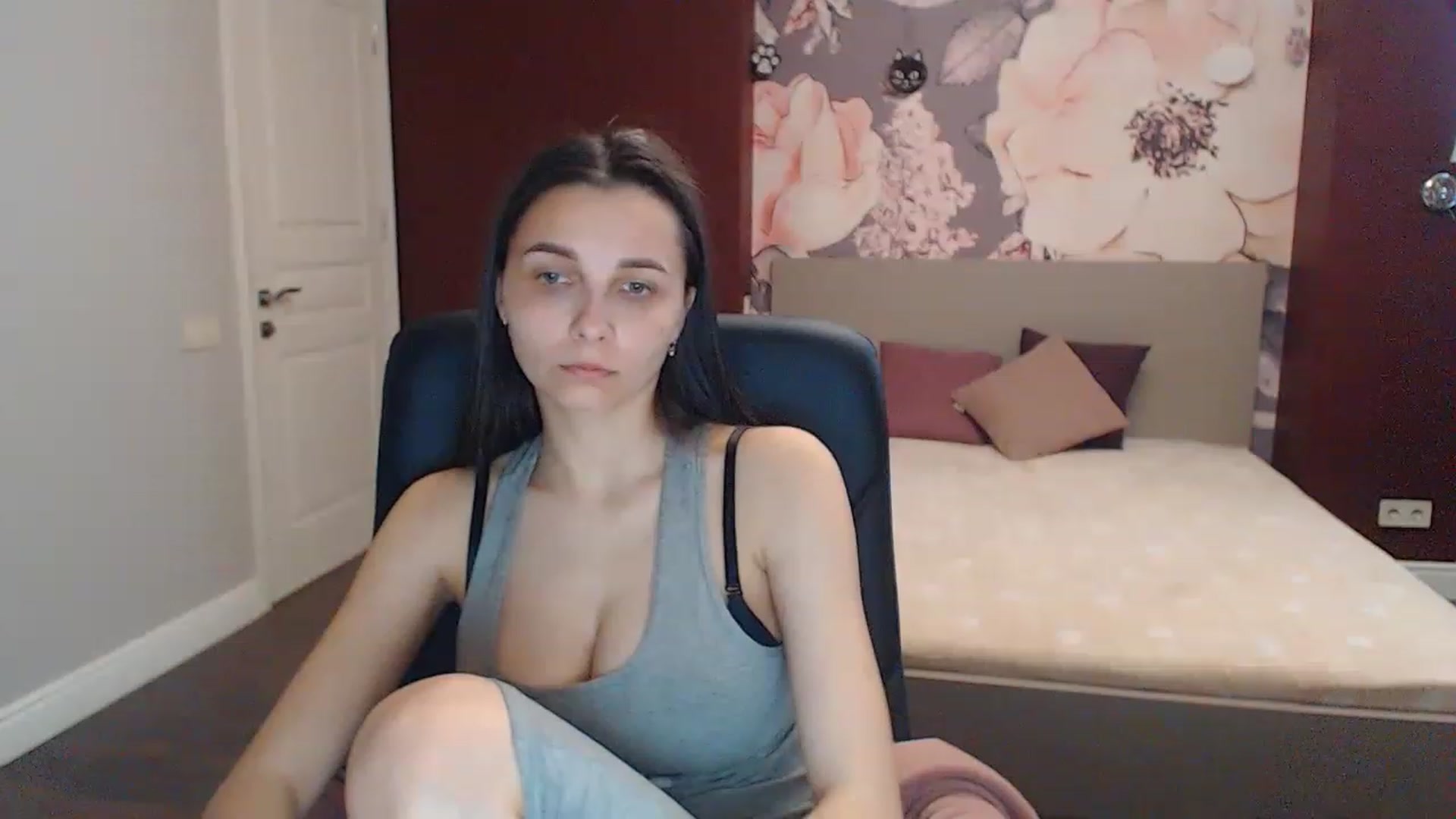 Gallery image thumbnail from Karina_Mils's myfreecams stream on, 05/05/2023, 14:49 image 1 of 20