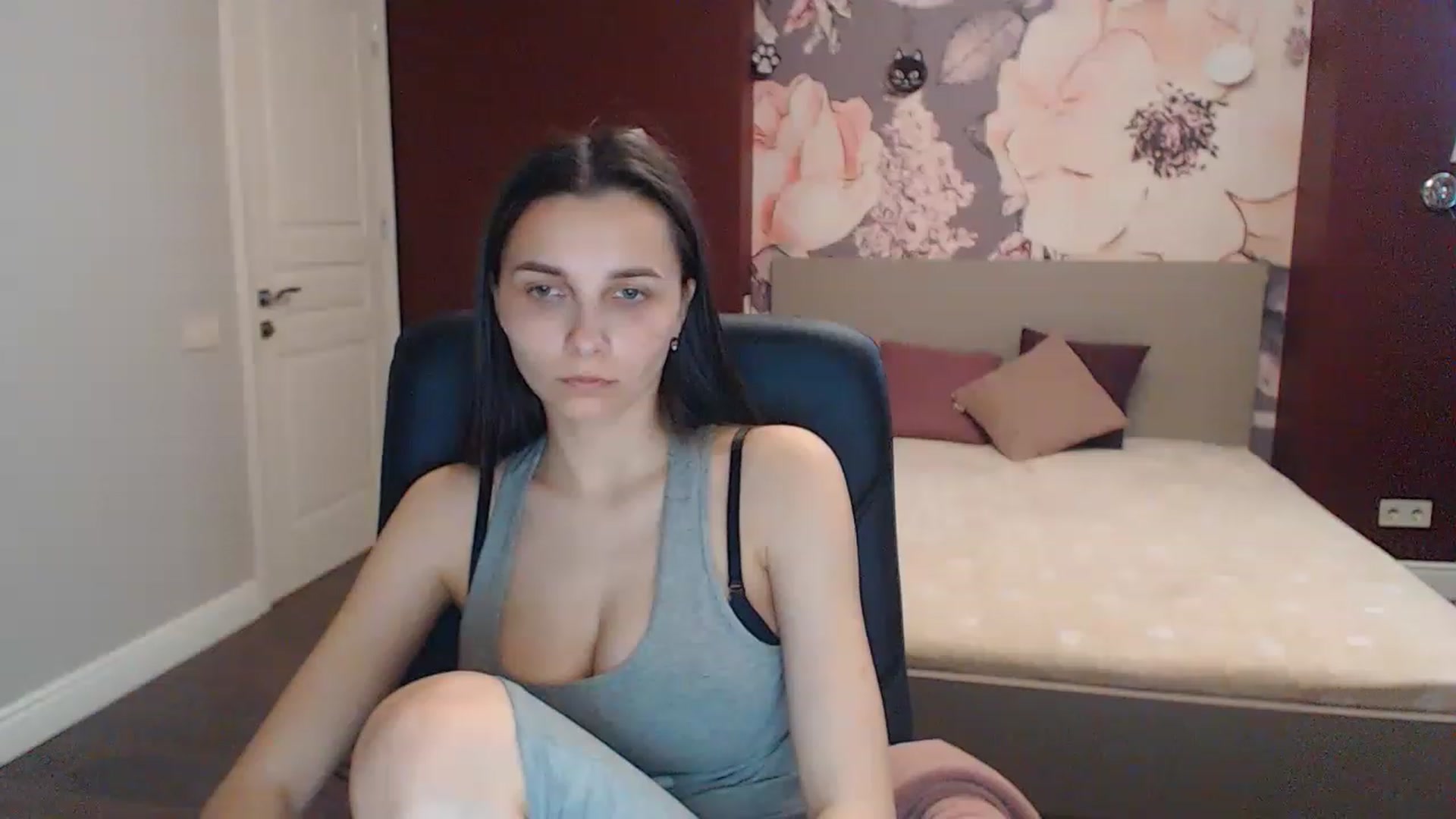 Gallery image thumbnail from Karina_Mils's myfreecams stream on, 05/05/2023, 14:49 image 2 of 20