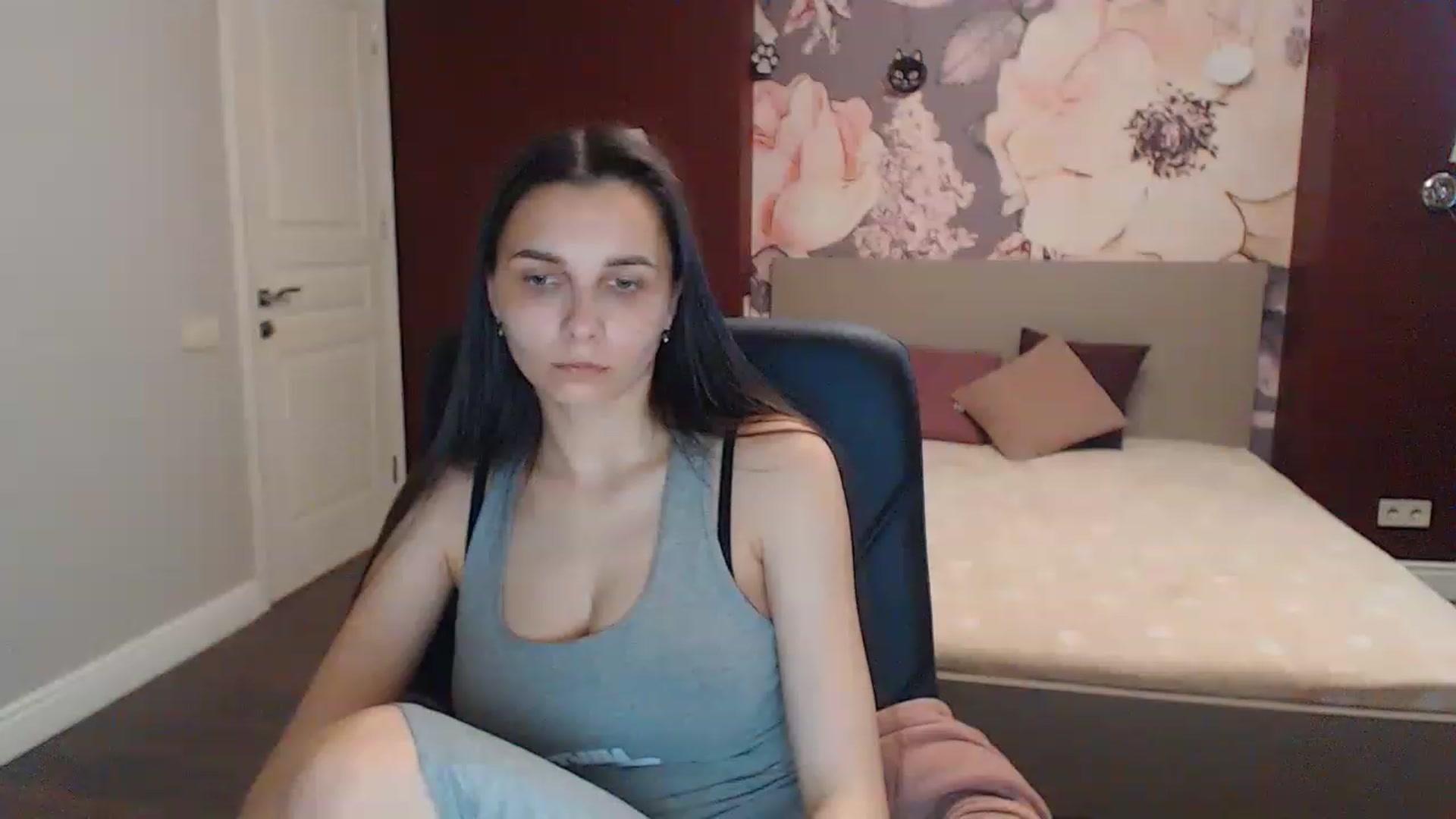 Gallery image thumbnail from Karina_Mils's myfreecams stream on, 05/05/2023, 15:28 image 3 of 20