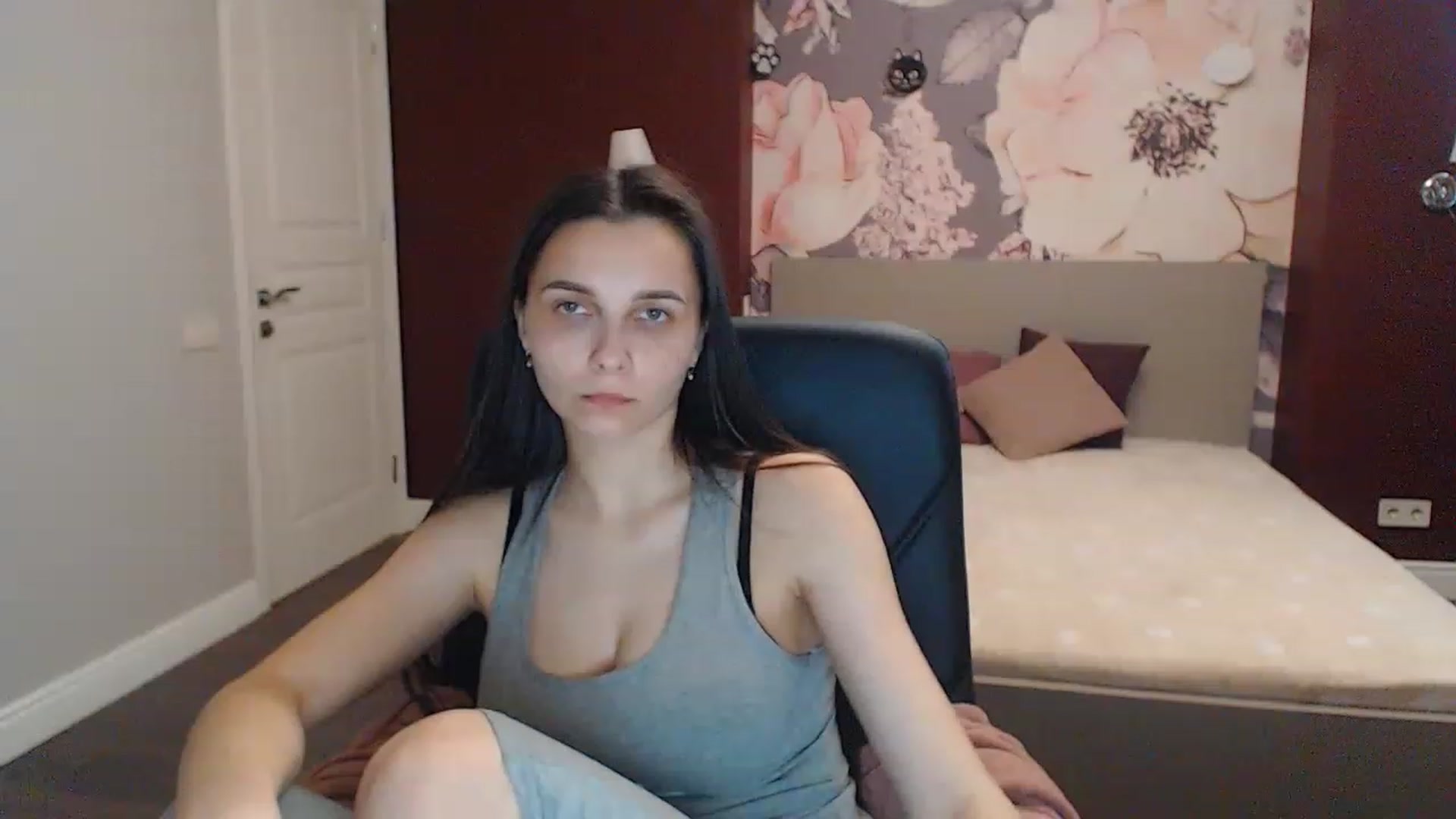 Gallery image thumbnail from Karina_Mils's myfreecams stream on, 05/05/2023, 15:28 image 9 of 20