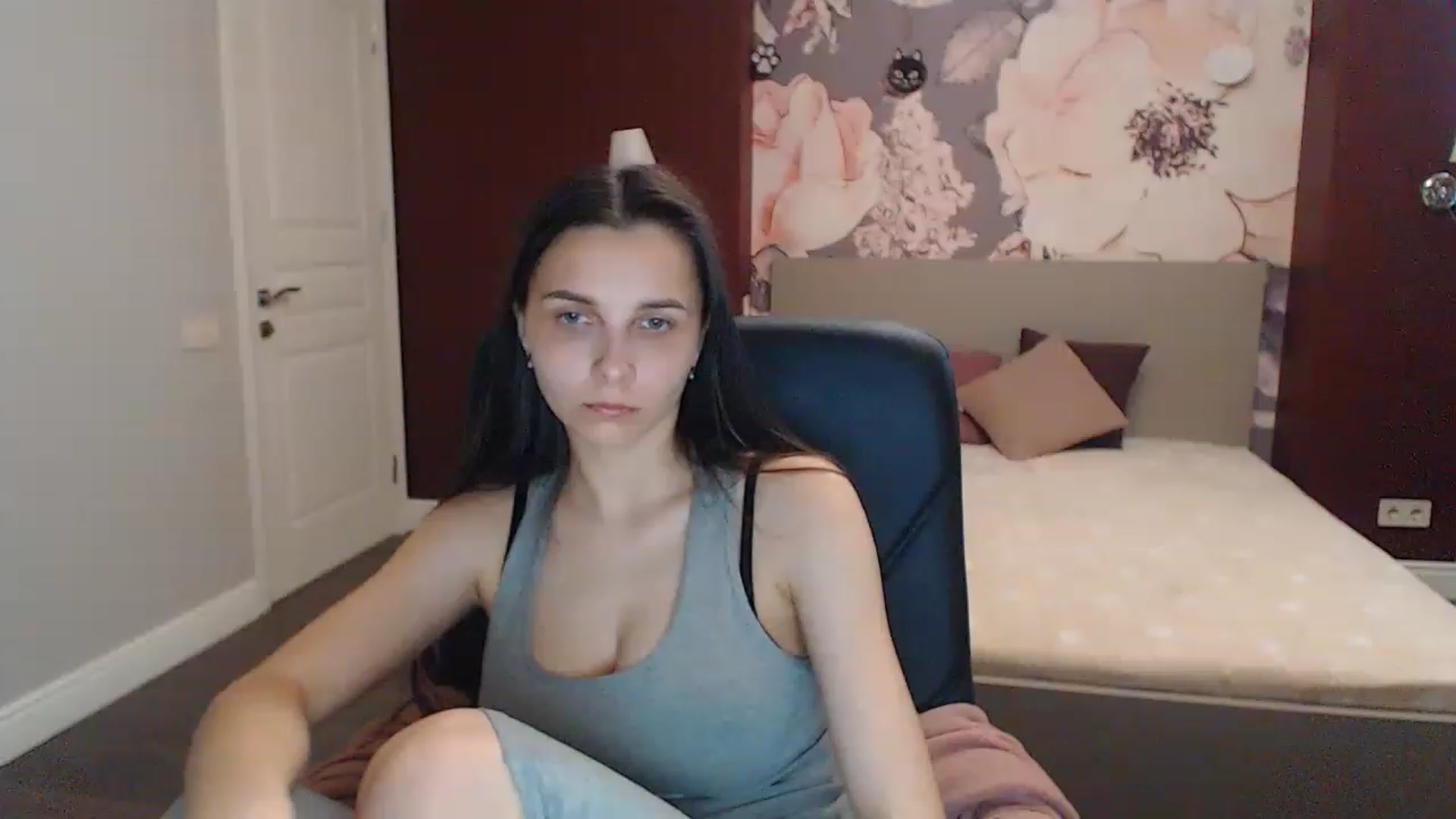 Gallery image thumbnail from Karina_Mils's myfreecams stream on, 05/05/2023, 15:28 image 8 of 20