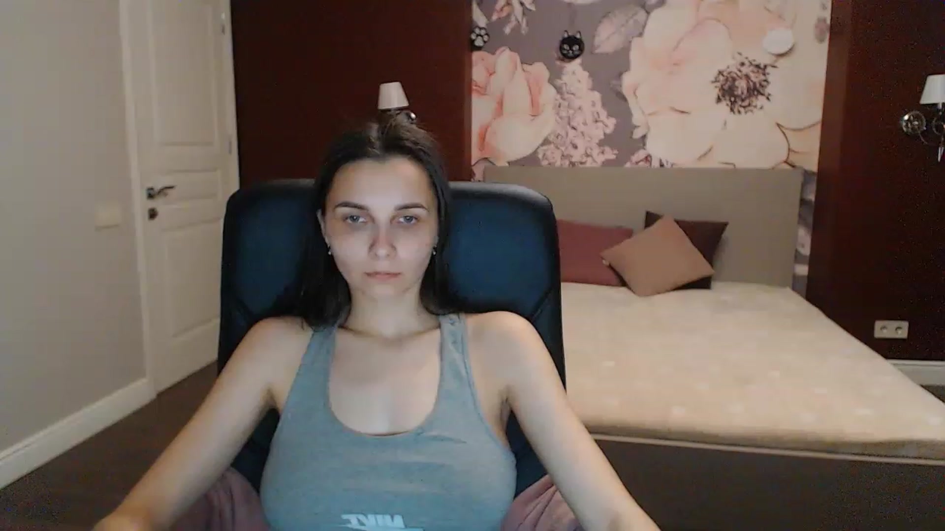 Gallery image thumbnail from Karina_Mils's myfreecams stream on, 05/05/2023, 16:59 image 15 of 20