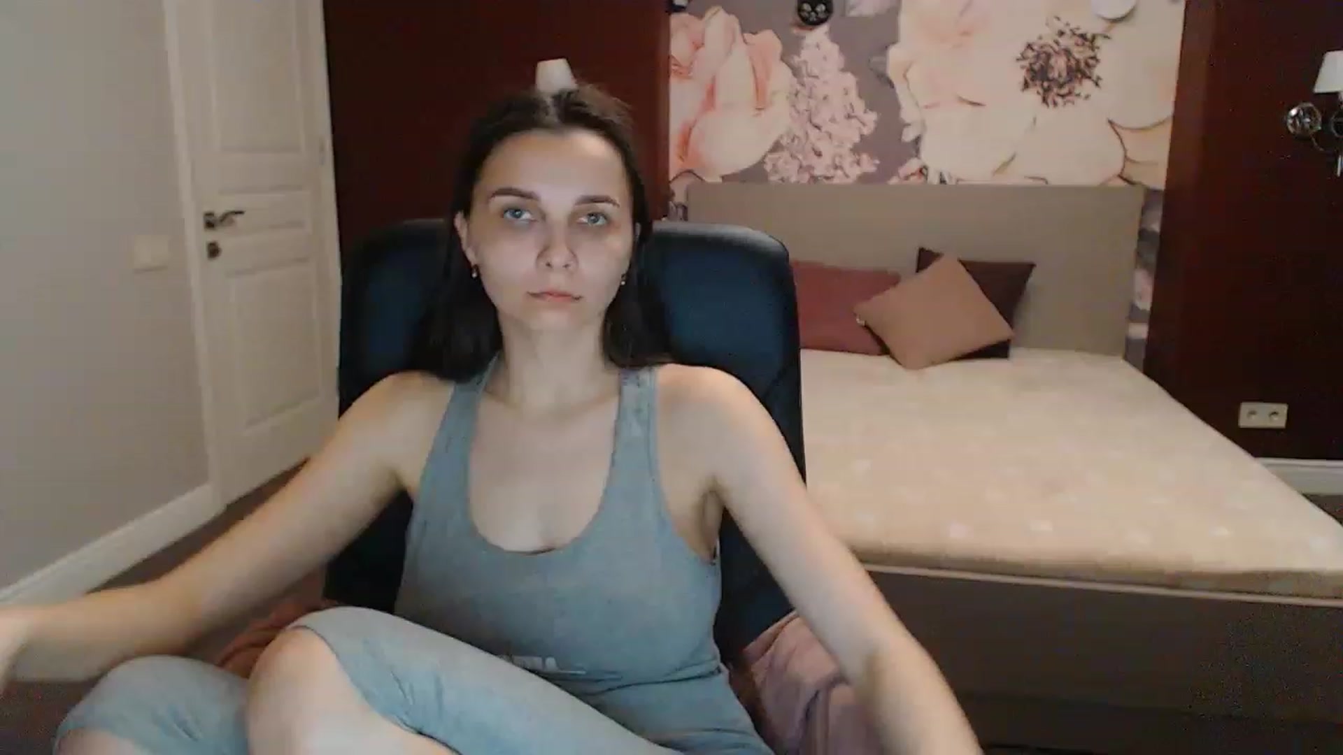 Gallery image thumbnail from Karina_Mils's myfreecams stream on, 05/05/2023, 16:59 image 11 of 20