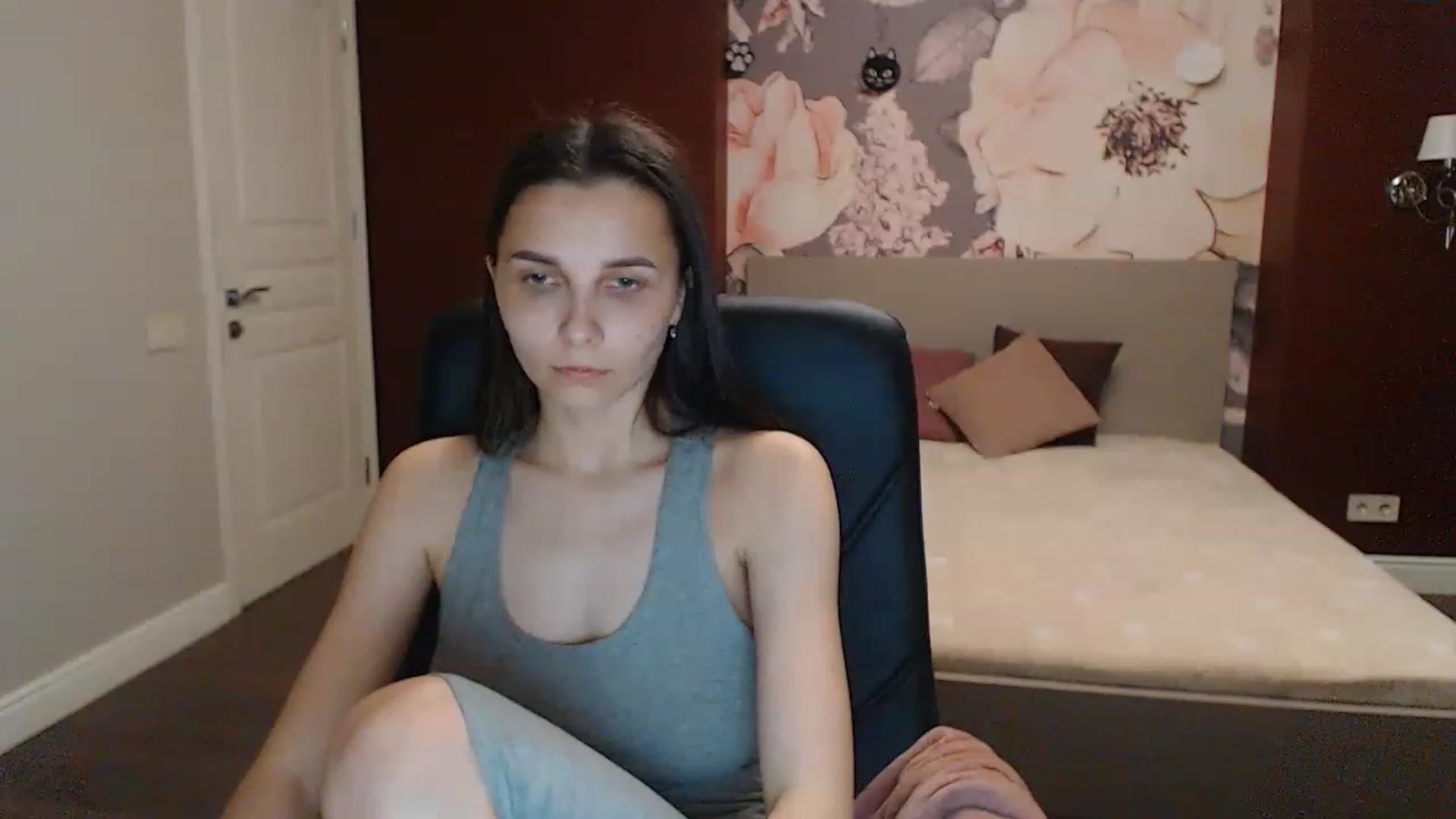 Gallery image thumbnail from Karina_Mils's myfreecams stream on, 05/05/2023, 16:59 image 17 of 20