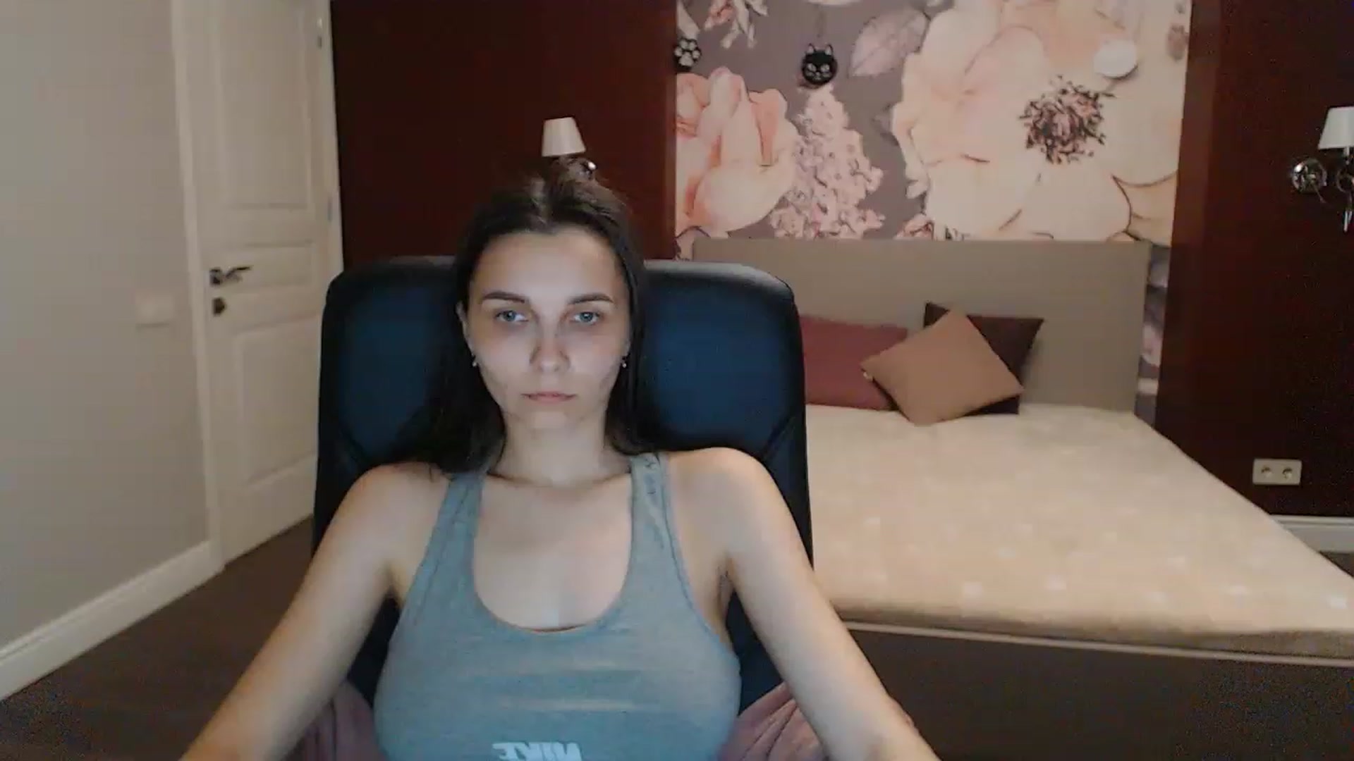 Gallery image thumbnail from Karina_Mils's myfreecams stream on, 05/05/2023, 16:59 image 16 of 20