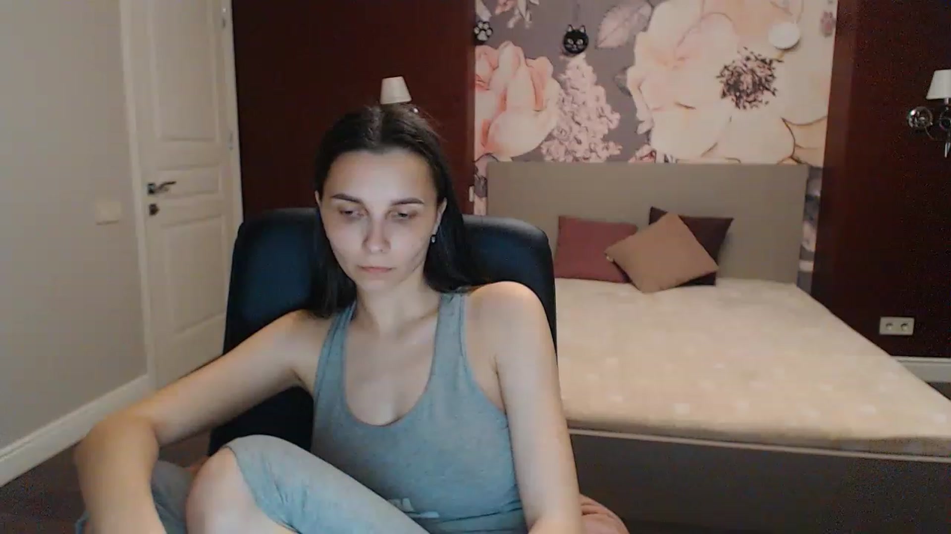 Gallery image thumbnail from Karina_Mils's myfreecams stream on, 05/05/2023, 16:59 image 19 of 20