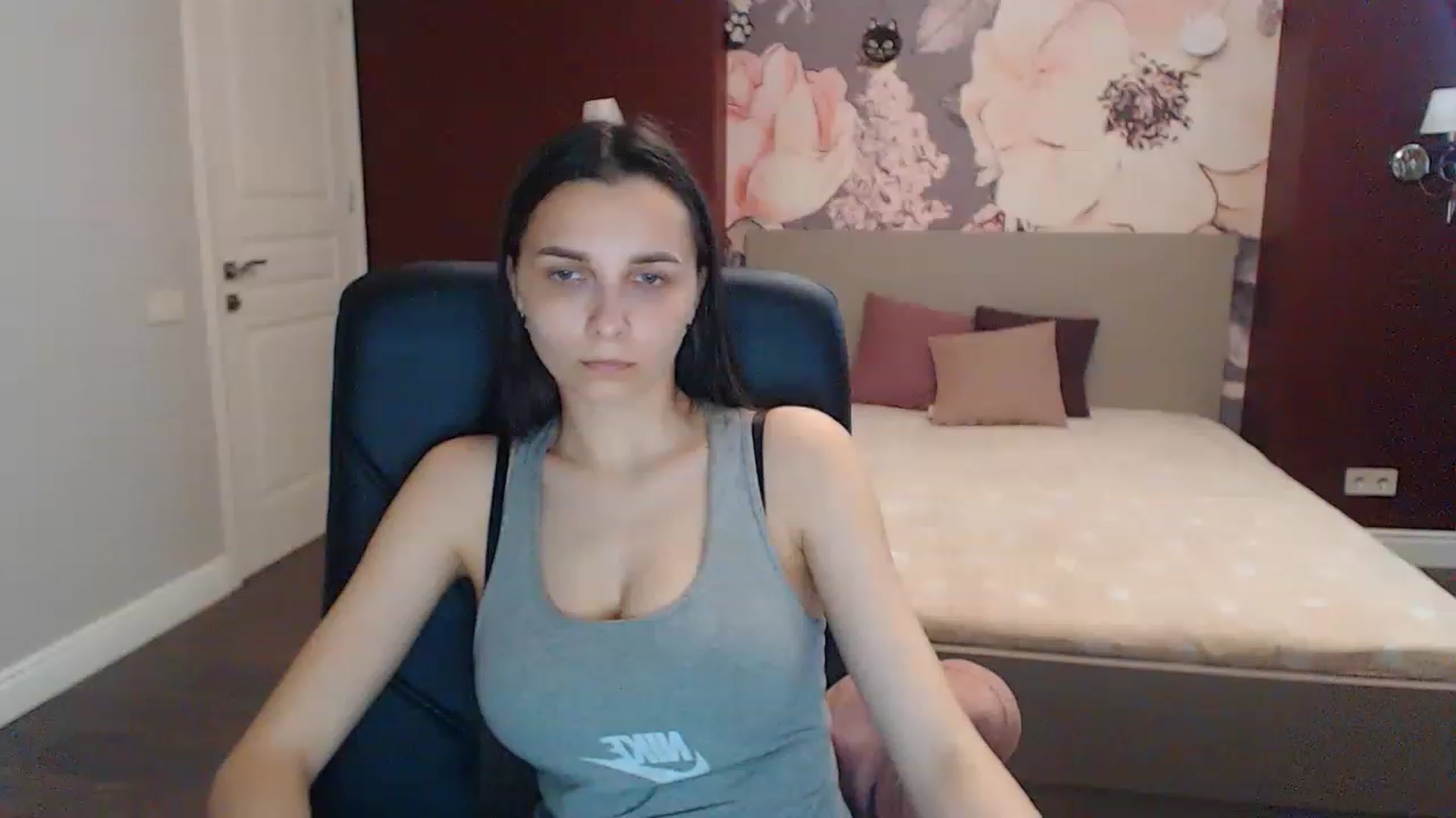 Gallery image thumbnail from Karina_Mils's myfreecams stream on, 05/06/2023, 14:52 image 18 of 20