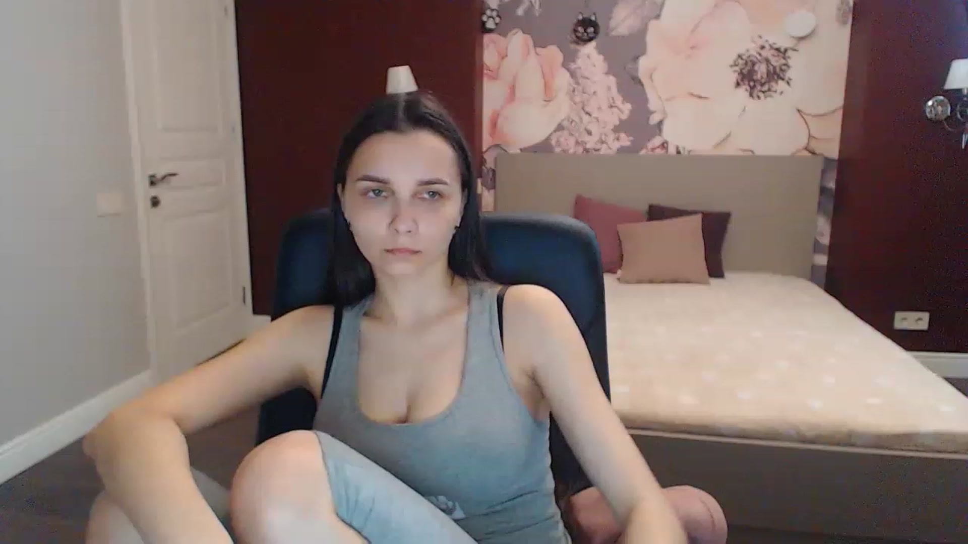 Gallery image thumbnail from Karina_Mils's myfreecams stream on, 05/06/2023, 14:52 image 14 of 20