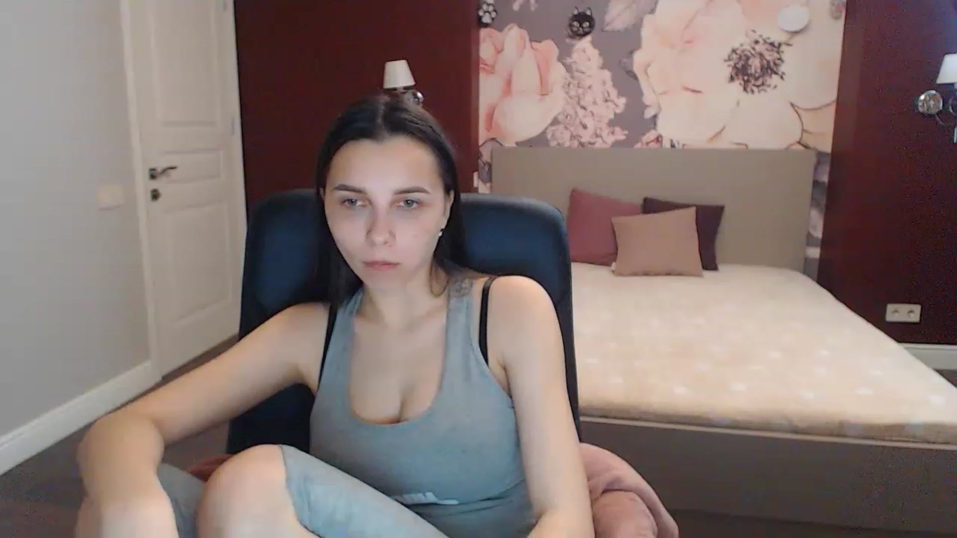 Gallery image thumbnail from Karina_Mils's myfreecams stream on, 05/06/2023, 14:52 image 3 of 20
