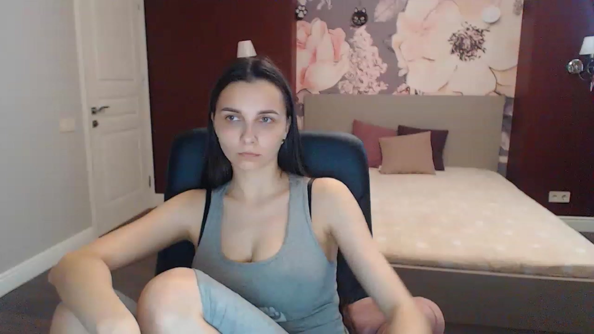 Gallery image thumbnail from Karina_Mils's myfreecams stream on, 05/06/2023, 14:52 image 16 of 20