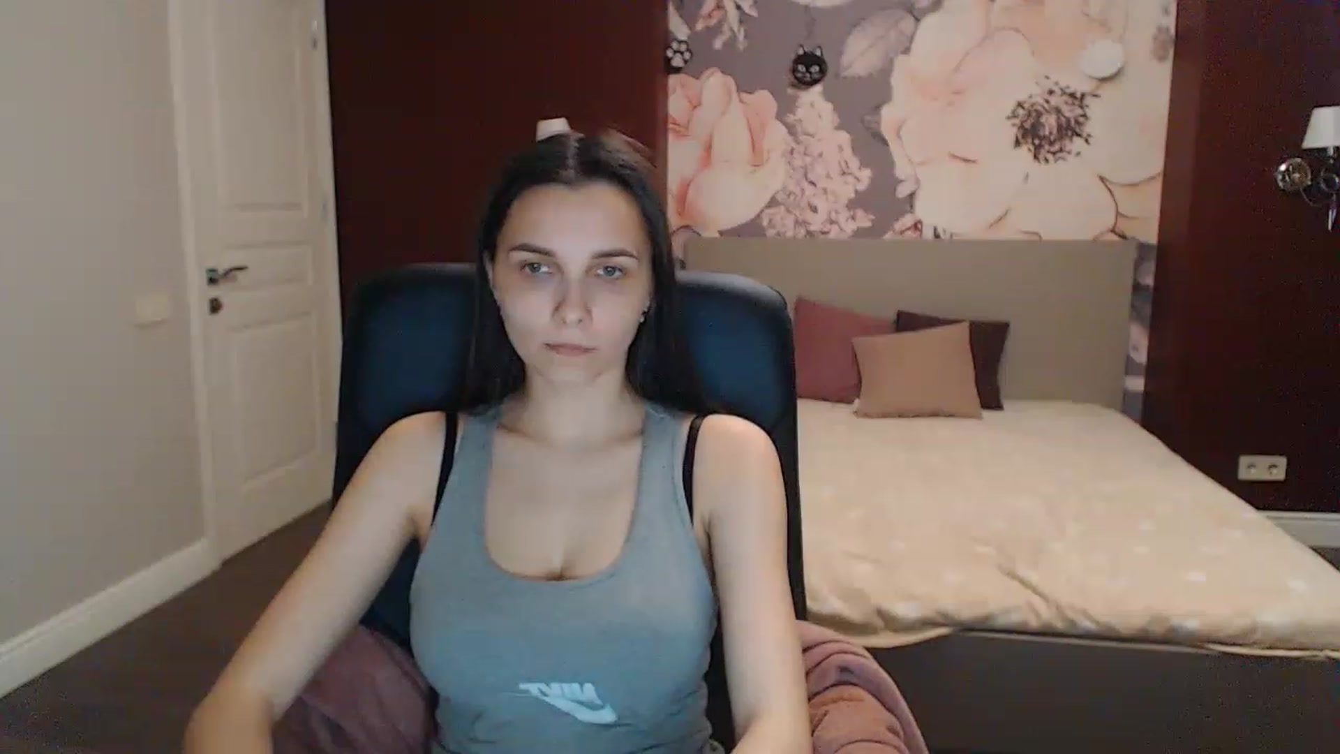 Gallery image thumbnail from Karina_Mils's myfreecams stream on, 05/06/2023, 17:07 image 9 of 20