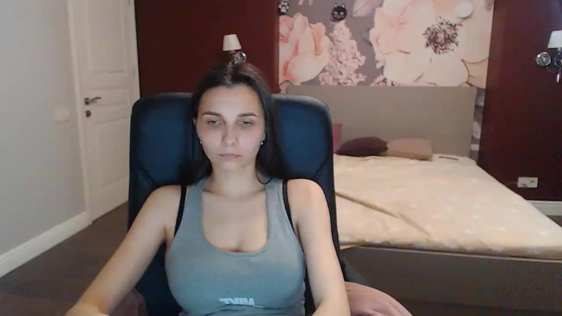 Gallery image thumbnail from Karina_Mils's myfreecams stream on, 05/07/2023, 15:21 image 12 of 20