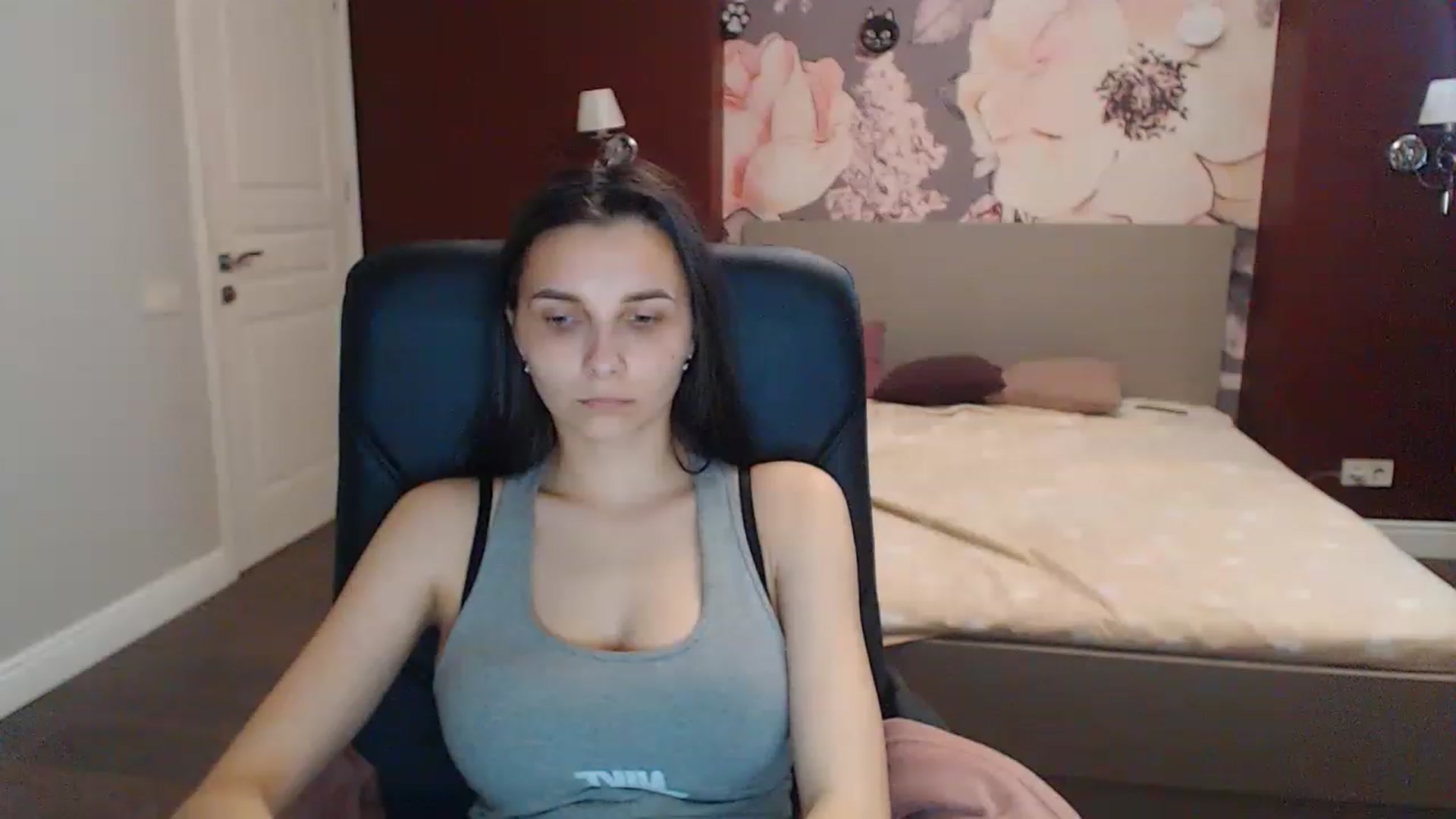 Gallery image thumbnail from Karina_Mils's myfreecams stream on, 05/07/2023, 15:21 image 10 of 20