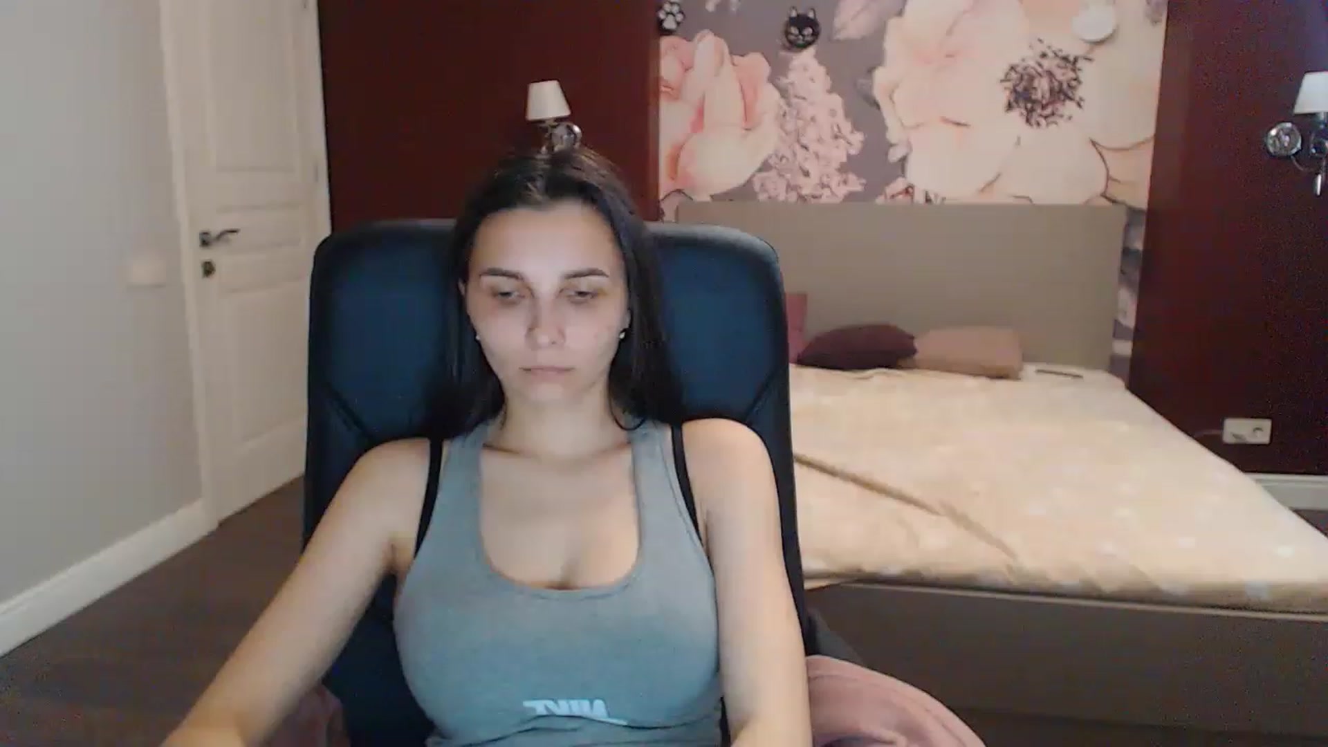 Gallery image thumbnail from Karina_Mils's myfreecams stream on, 05/07/2023, 15:21 image 11 of 20