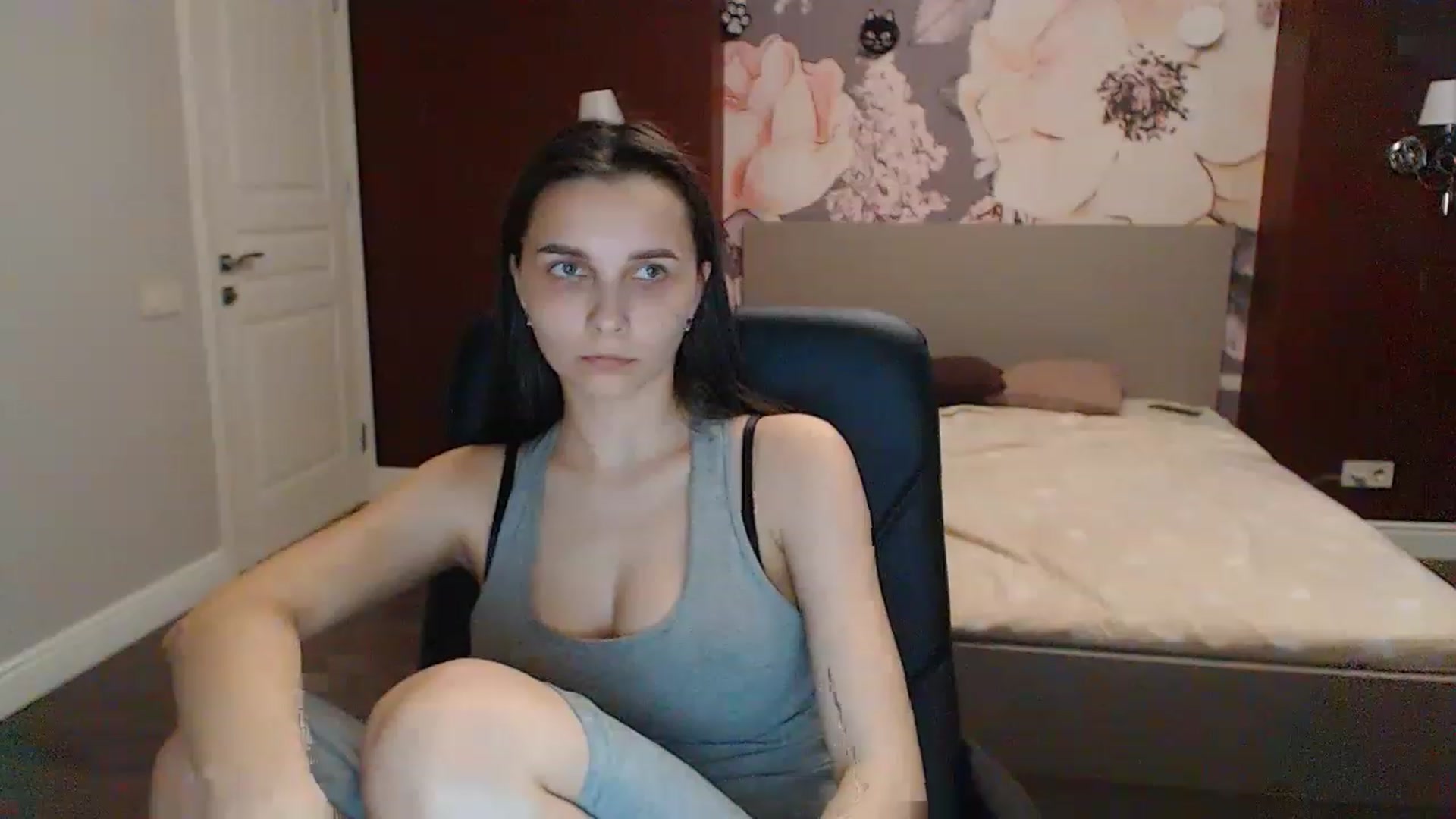 Gallery image thumbnail from Karina_Mils's myfreecams stream on, 05/07/2023, 16:33 image 9 of 20