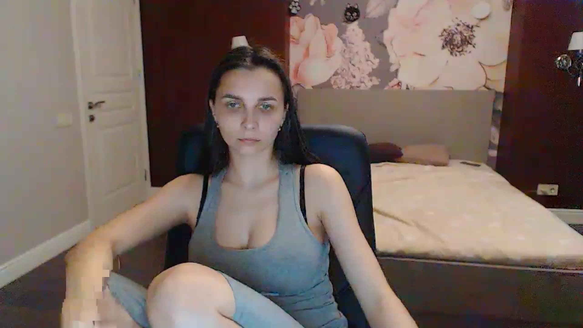 Gallery image thumbnail from Karina_Mils's myfreecams stream on, 05/07/2023, 16:33 image 5 of 20