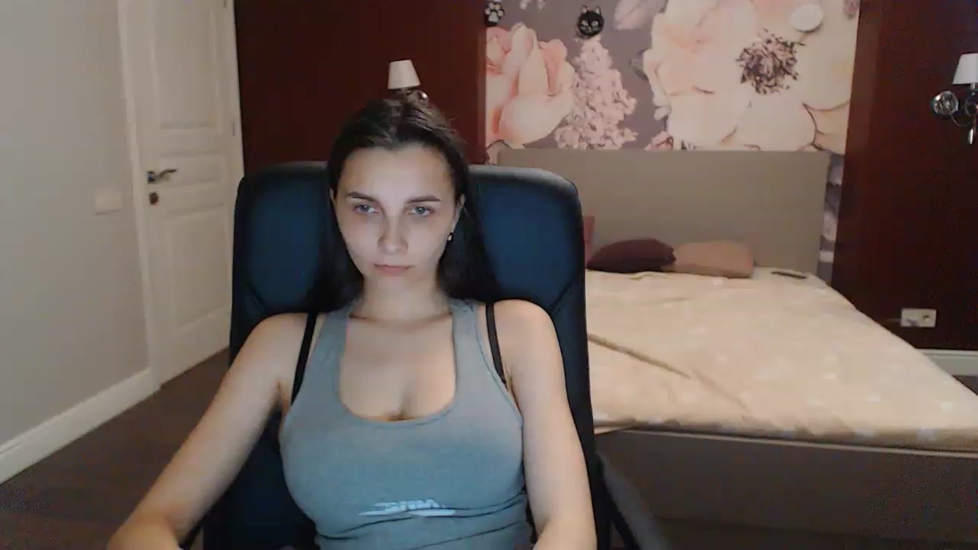 Gallery image thumbnail from Karina_Mils's myfreecams stream on, 05/07/2023, 16:33 image 4 of 20