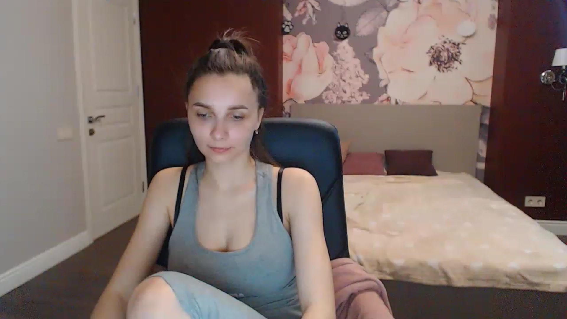 Gallery image thumbnail from Karina_Mils's myfreecams stream on, 05/10/2023, 07:41 image 5 of 20