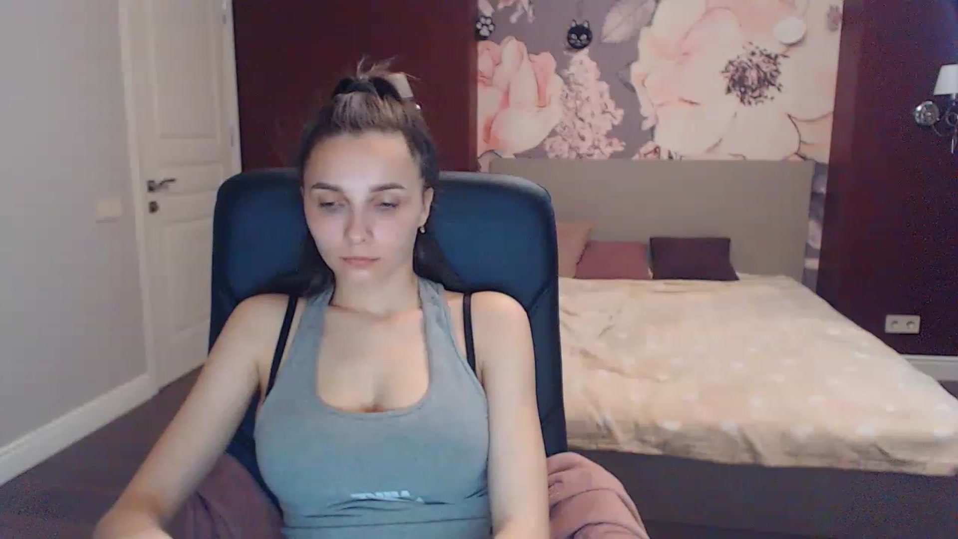 Gallery image thumbnail from Karina_Mils's myfreecams stream on, 05/10/2023, 07:41 image 1 of 20