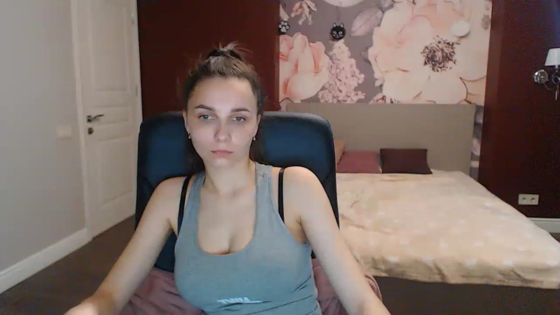 Gallery image thumbnail from Karina_Mils's myfreecams stream on, 05/10/2023, 07:41 image 12 of 20