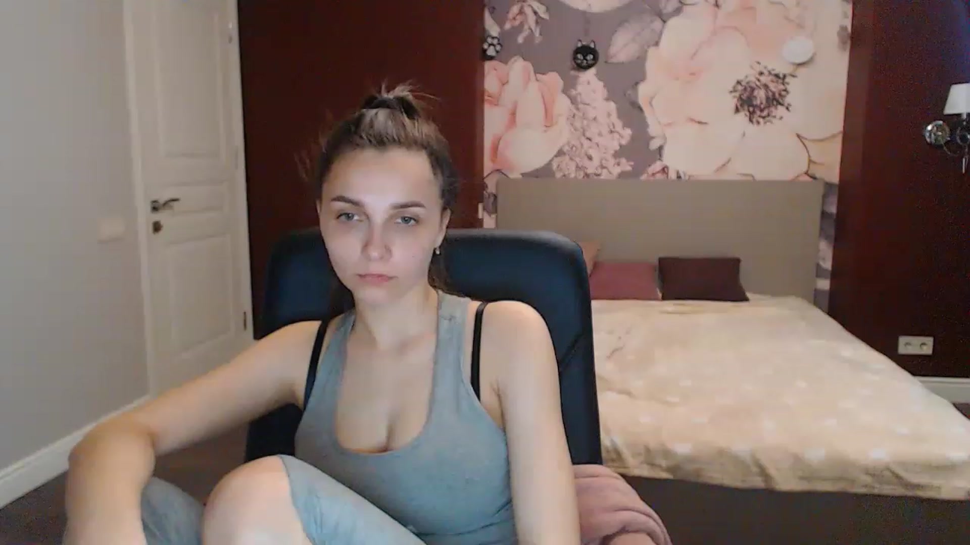 Gallery image thumbnail from Karina_Mils's myfreecams stream on, 05/10/2023, 07:41 image 11 of 20