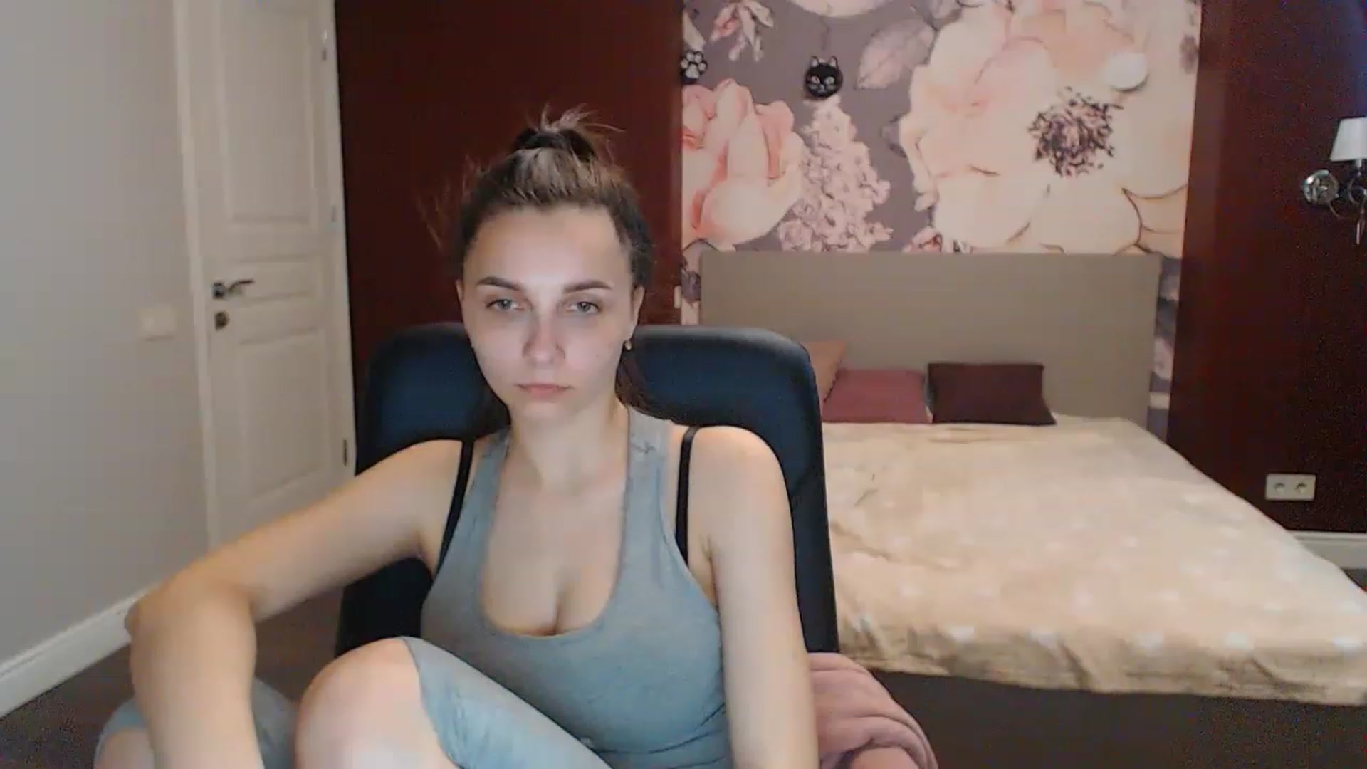 Gallery image thumbnail from Karina_Mils's myfreecams stream on, 05/10/2023, 07:41 image 9 of 20