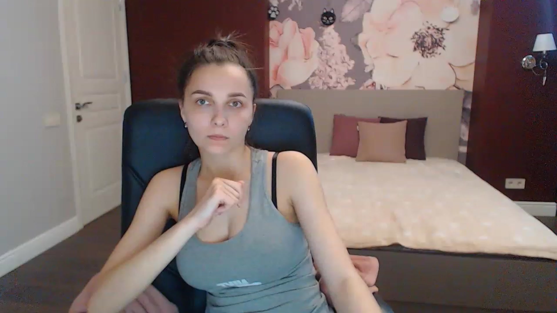 Gallery image thumbnail from Karina_Mils's myfreecams stream on, 05/11/2023, 10:10 image 14 of 20