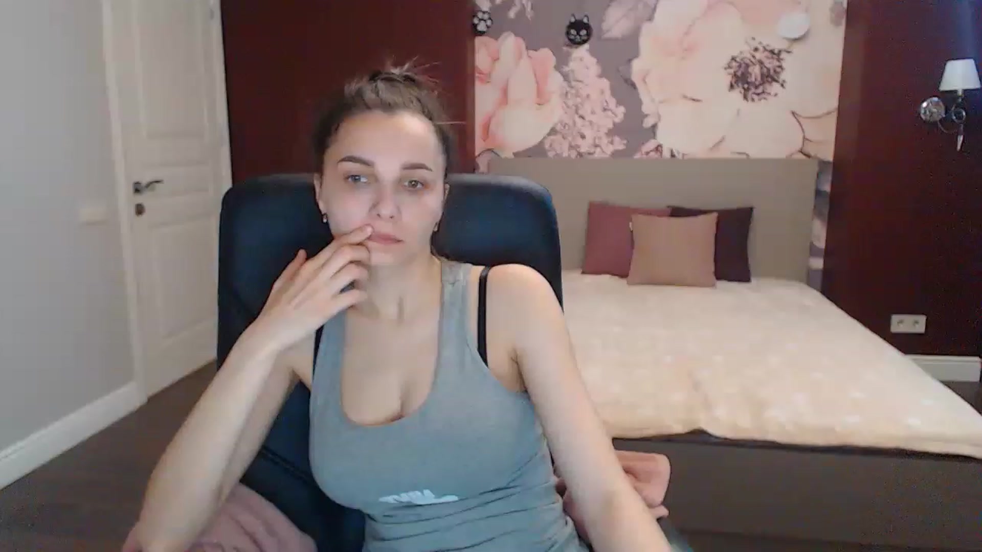 Gallery image thumbnail from Karina_Mils's myfreecams stream on, 05/11/2023, 10:10 image 12 of 20