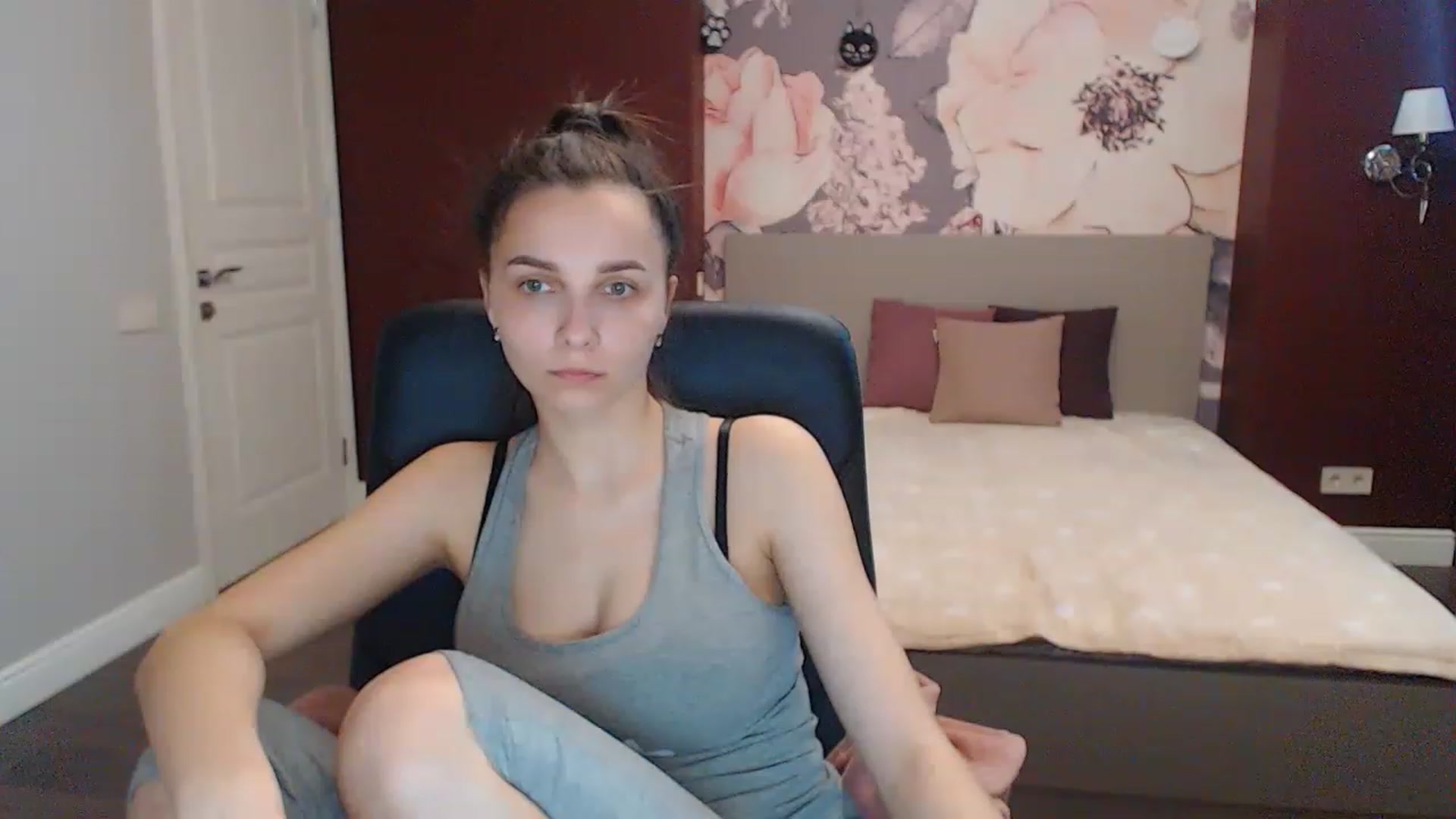 Gallery image thumbnail from Karina_Mils's myfreecams stream on, 05/11/2023, 10:10 image 4 of 20