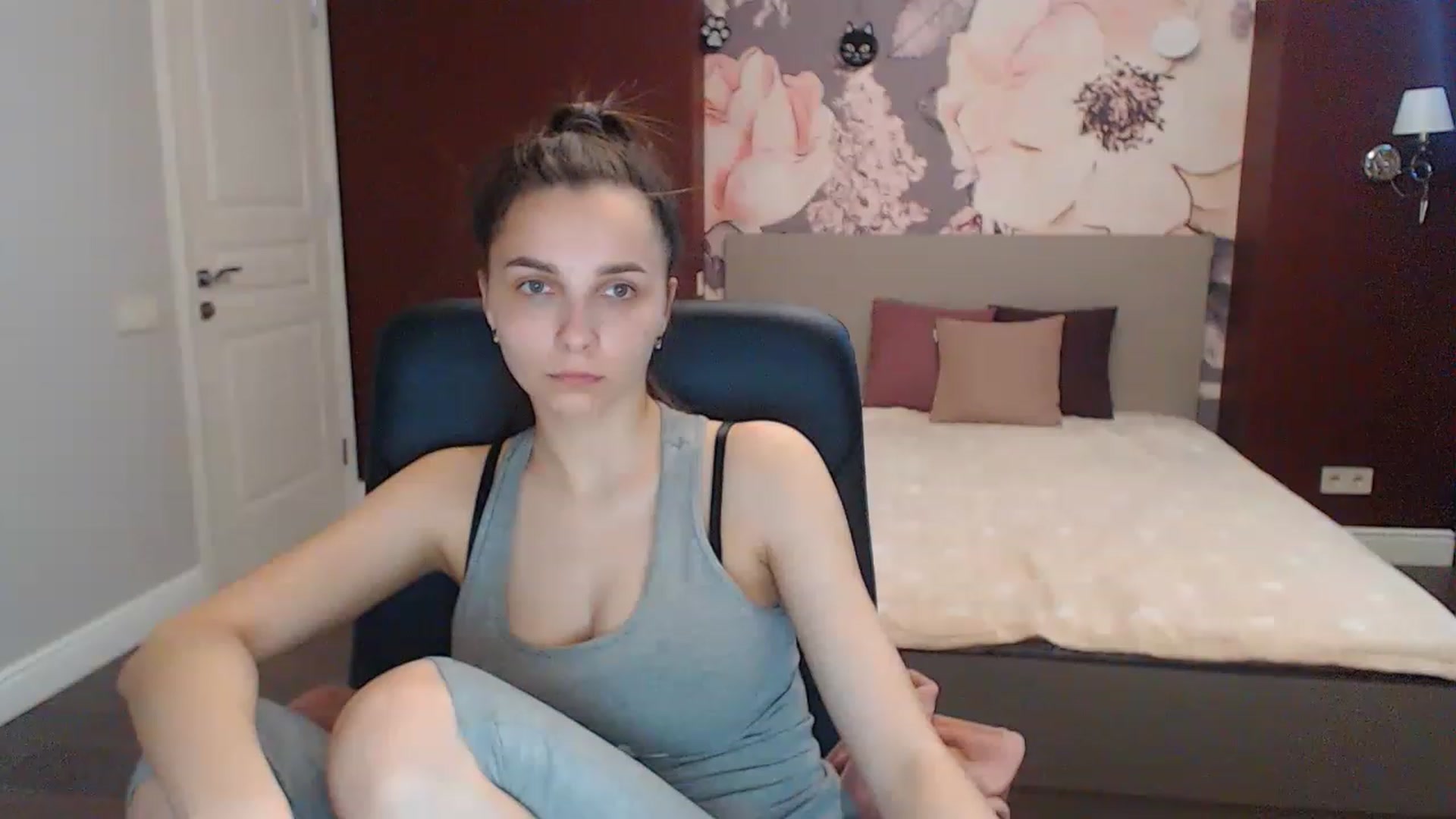 Gallery image thumbnail from Karina_Mils's myfreecams stream on, 05/11/2023, 10:10 image 8 of 20