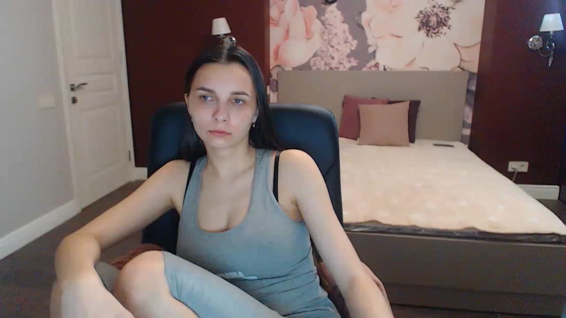 Gallery image thumbnail from Karina_Mils's myfreecams stream on, 05/12/2023, 13:37 image 1 of 20