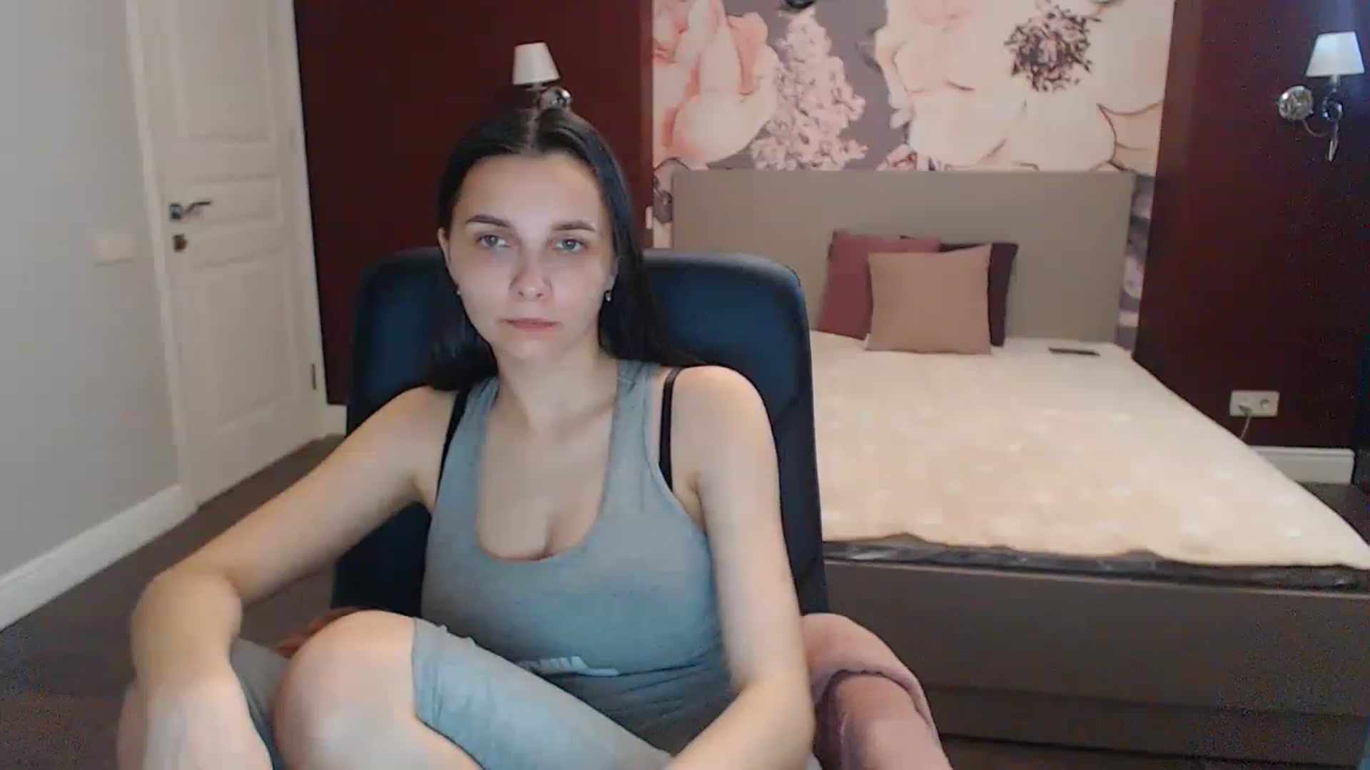 Gallery image thumbnail from Karina_Mils's myfreecams stream on, 05/12/2023, 13:37 image 2 of 20