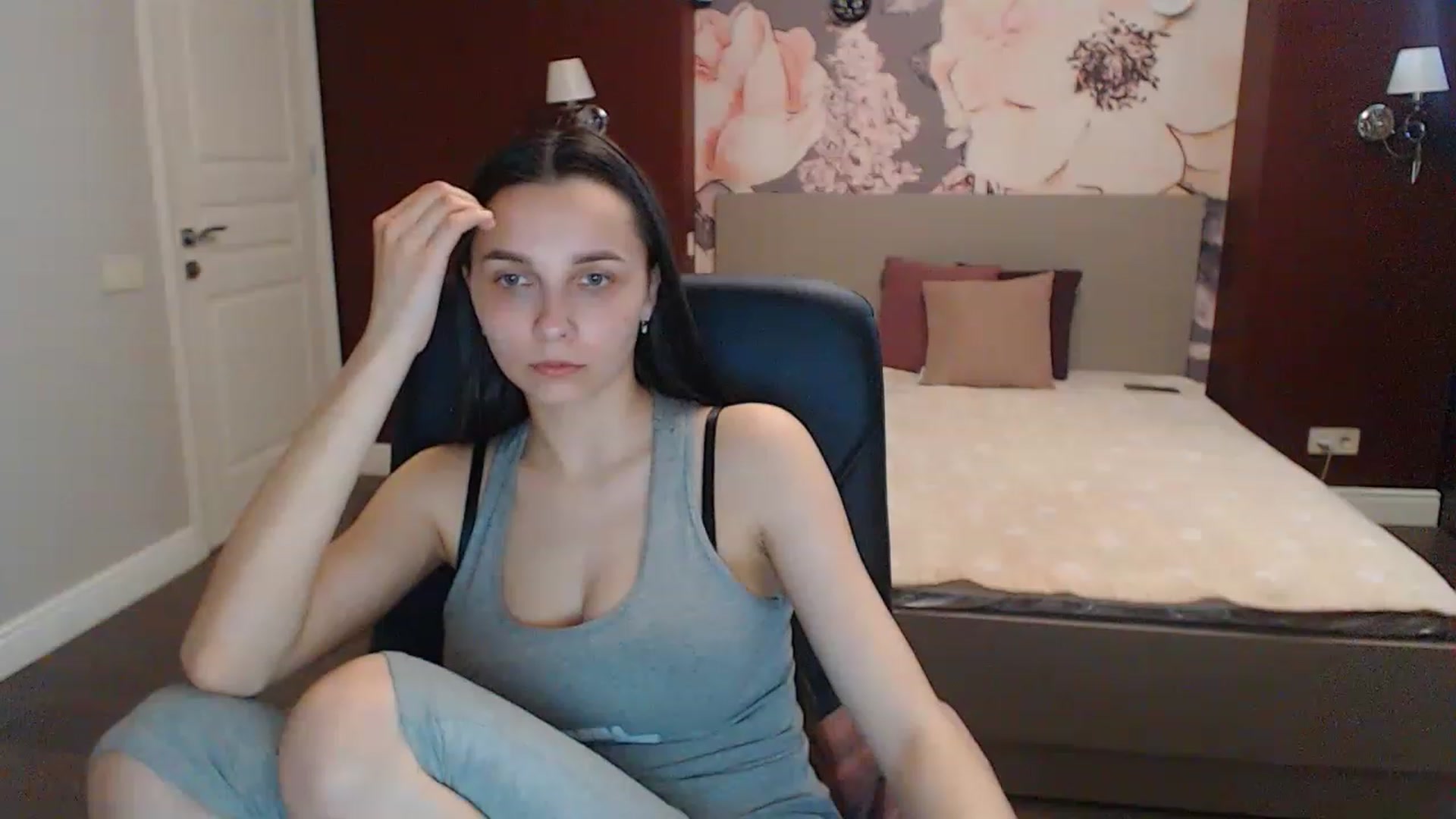 Gallery image thumbnail from Karina_Mils's myfreecams stream on, 05/12/2023, 13:37 image 16 of 20
