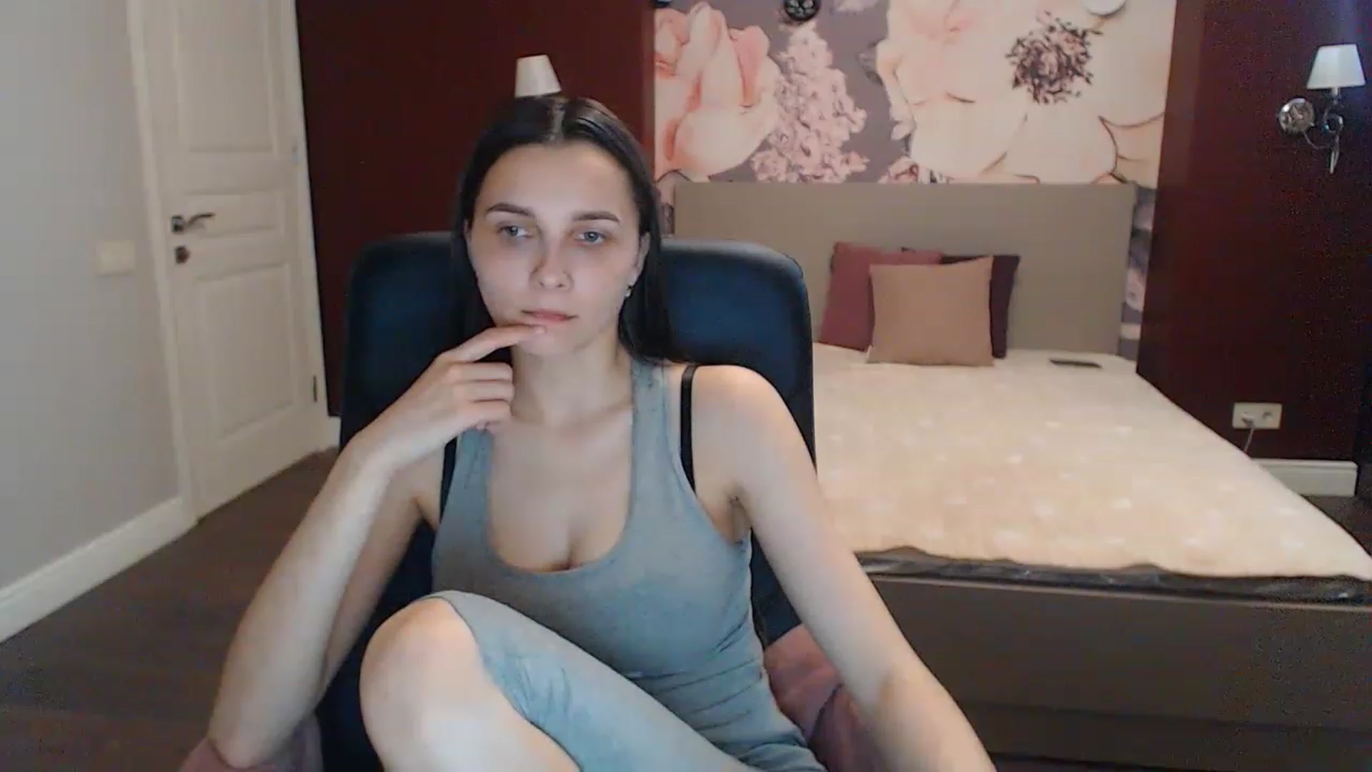 Gallery image thumbnail from Karina_Mils's myfreecams stream on, 05/12/2023, 13:37 image 20 of 20