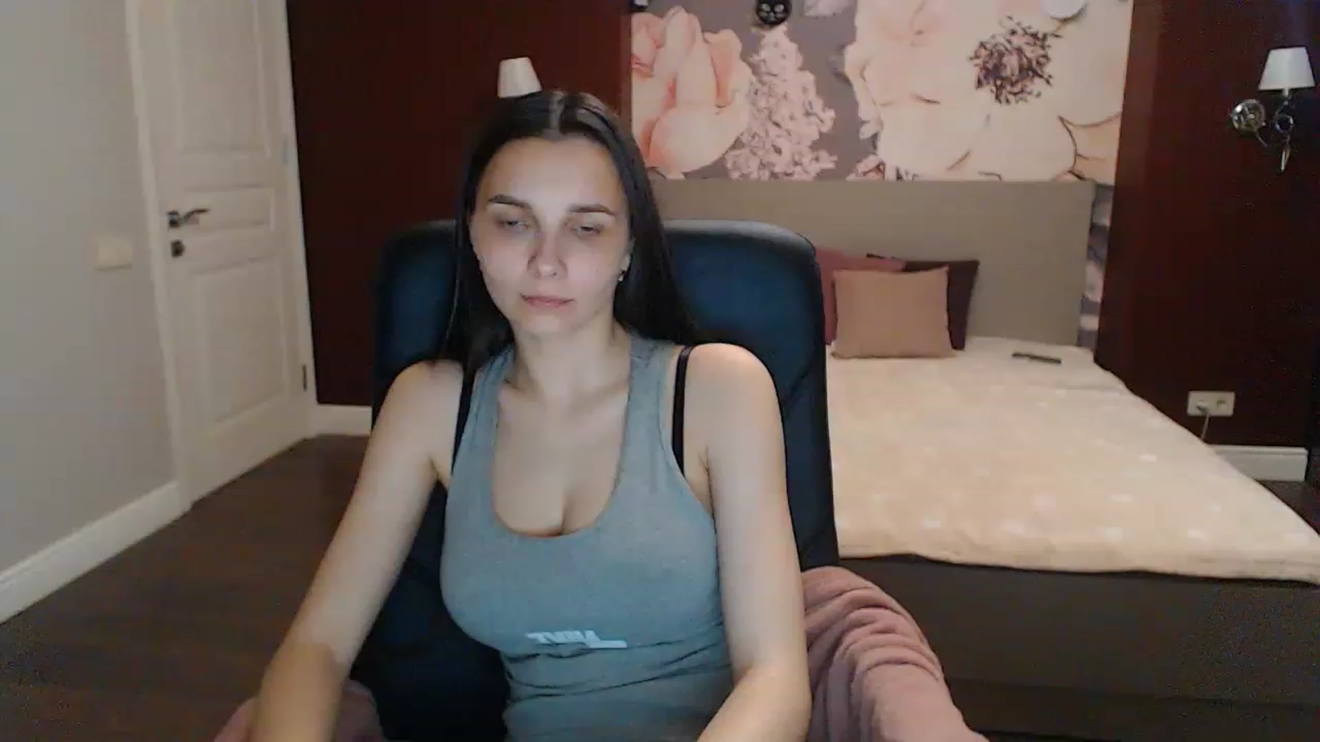 Gallery image thumbnail from Karina_Mils's myfreecams stream on, 05/12/2023, 15:02 image 1 of 20