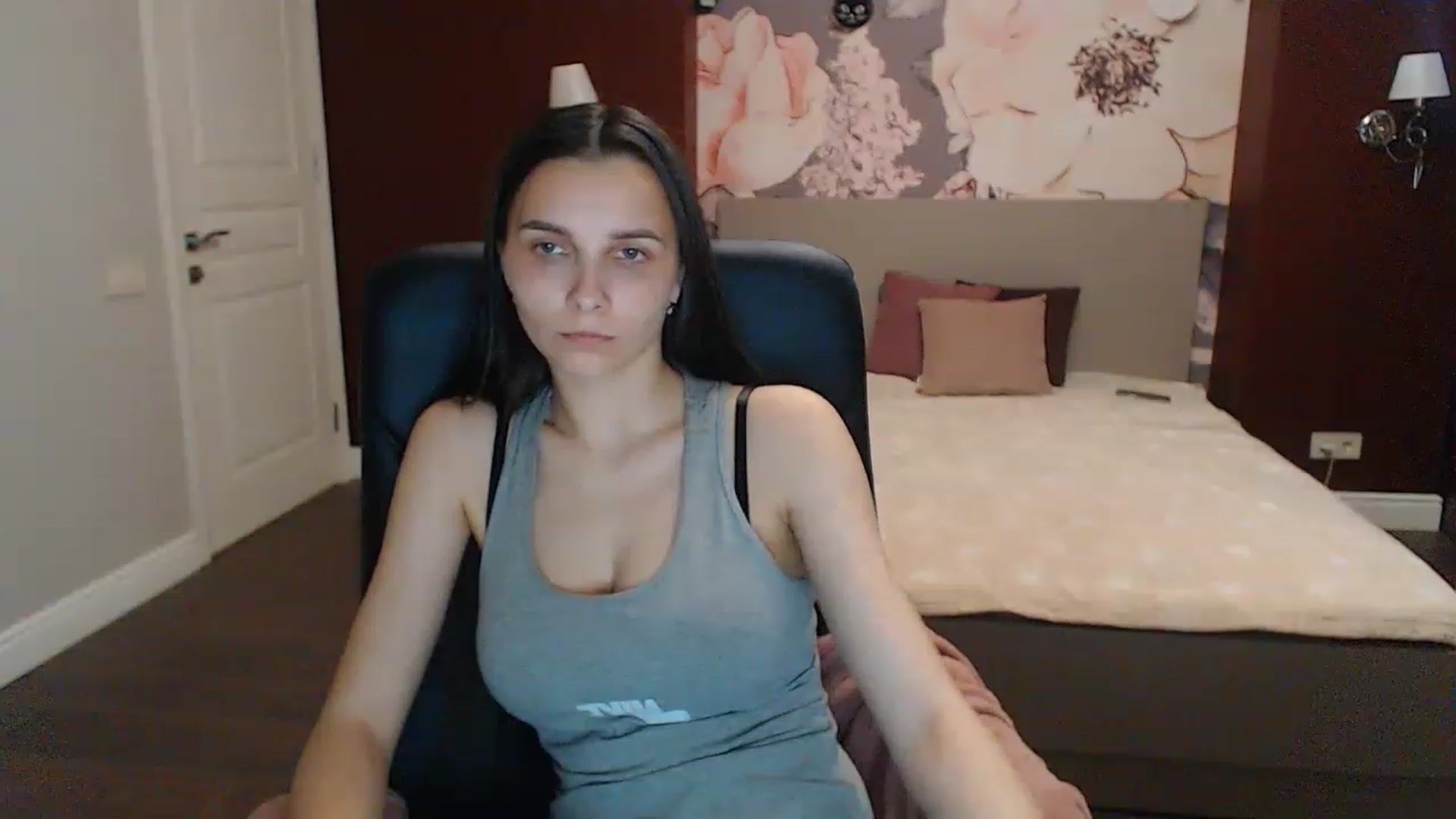 Gallery image thumbnail from Karina_Mils's myfreecams stream on, 05/12/2023, 15:02 image 9 of 20