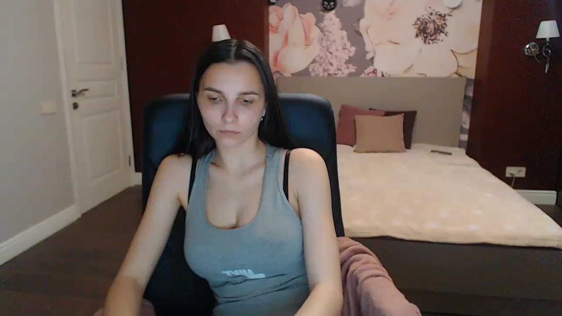 Gallery image thumbnail from Karina_Mils's myfreecams stream on, 05/12/2023, 15:02 image 8 of 20