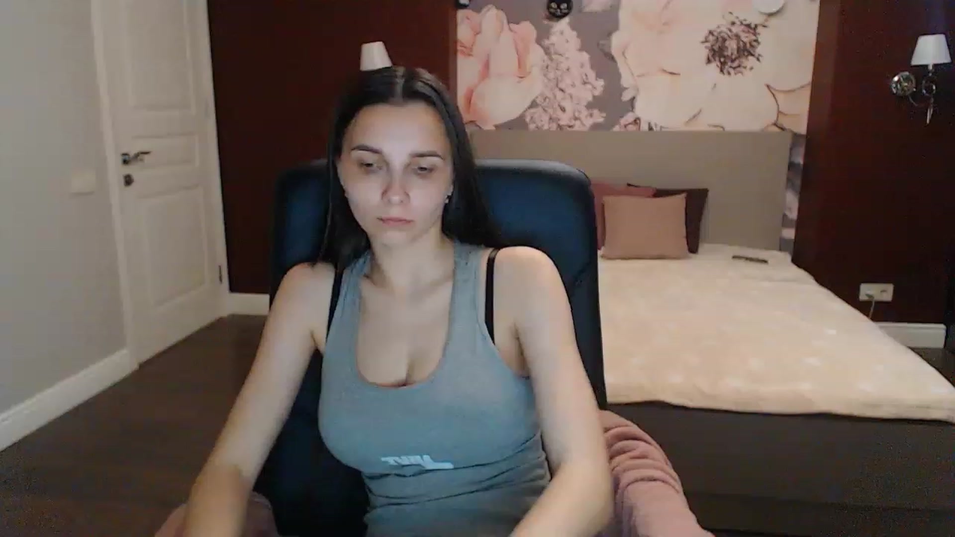 Gallery image thumbnail from Karina_Mils's myfreecams stream on, 05/12/2023, 15:02 image 7 of 20