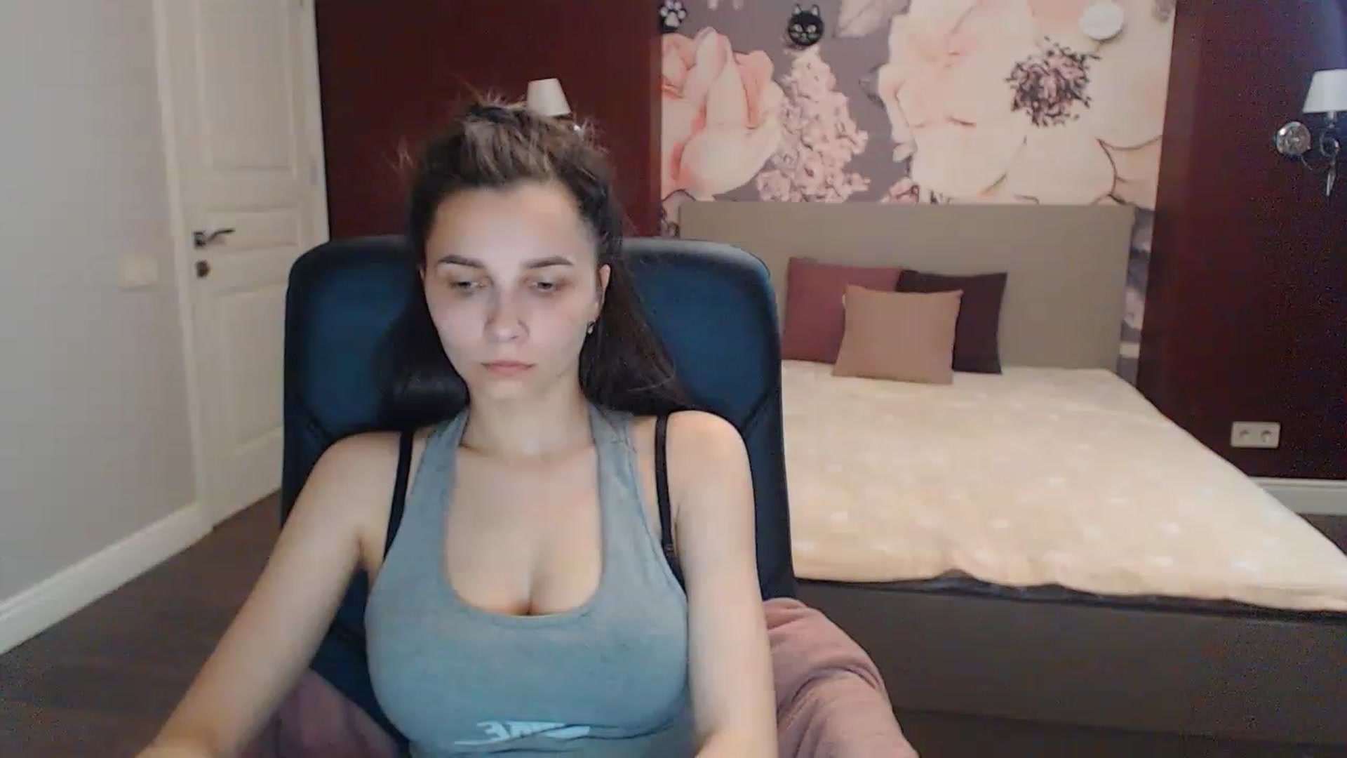 Gallery image thumbnail from Karina_Mils's myfreecams stream on, 05/13/2023, 14:17 image 11 of 20