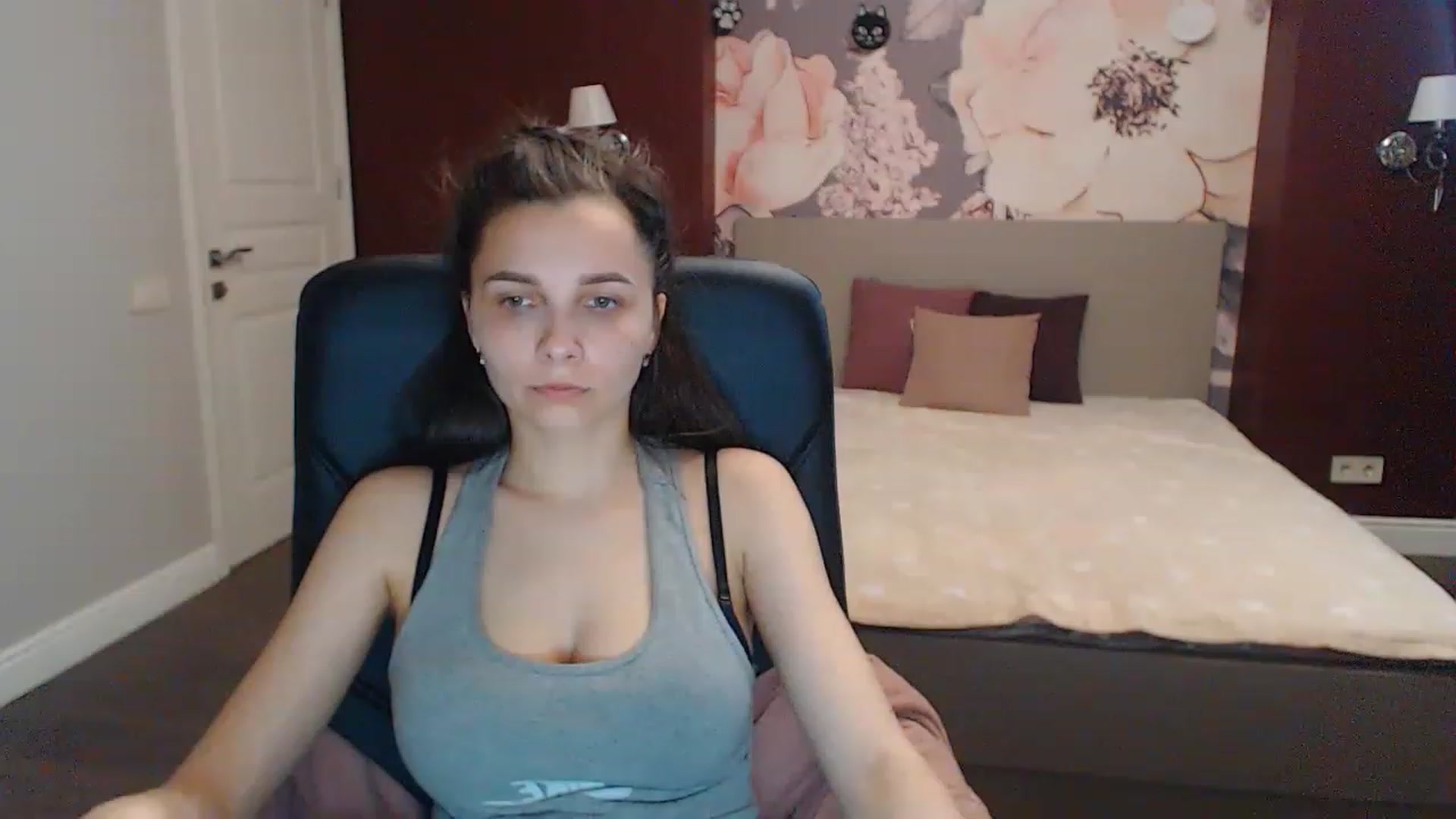 Gallery image thumbnail from Karina_Mils's myfreecams stream on, 05/13/2023, 14:17 image 13 of 20