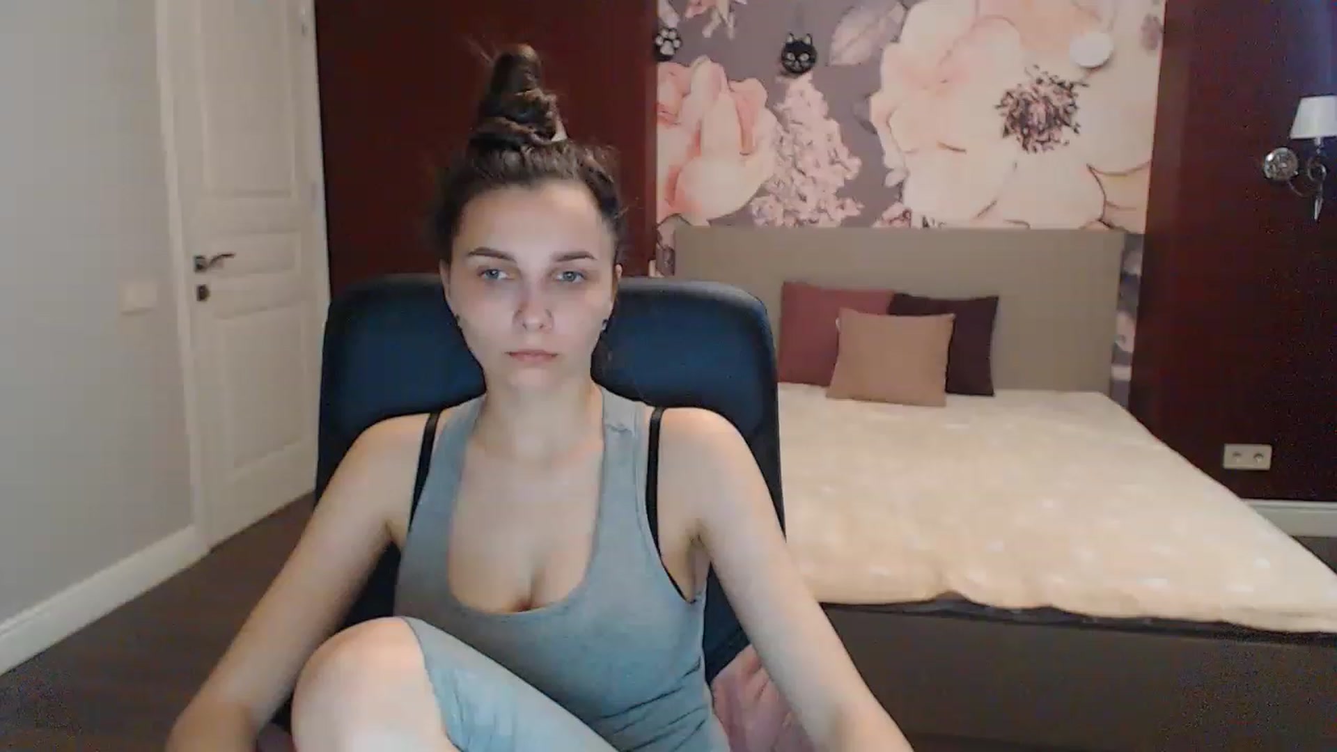 Gallery image thumbnail from Karina_Mils's myfreecams stream on, 05/13/2023, 14:17 image 18 of 20