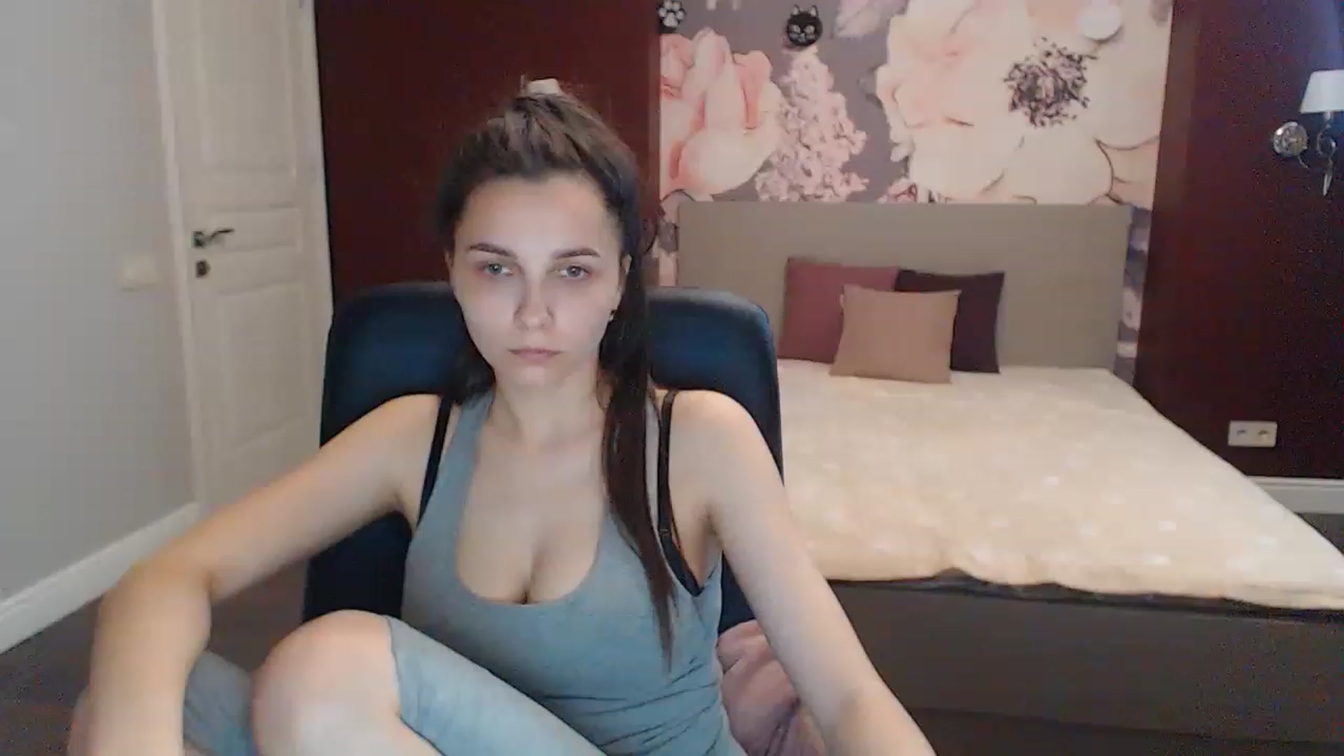 Gallery image thumbnail from Karina_Mils's myfreecams stream on, 05/13/2023, 14:17 image 4 of 20