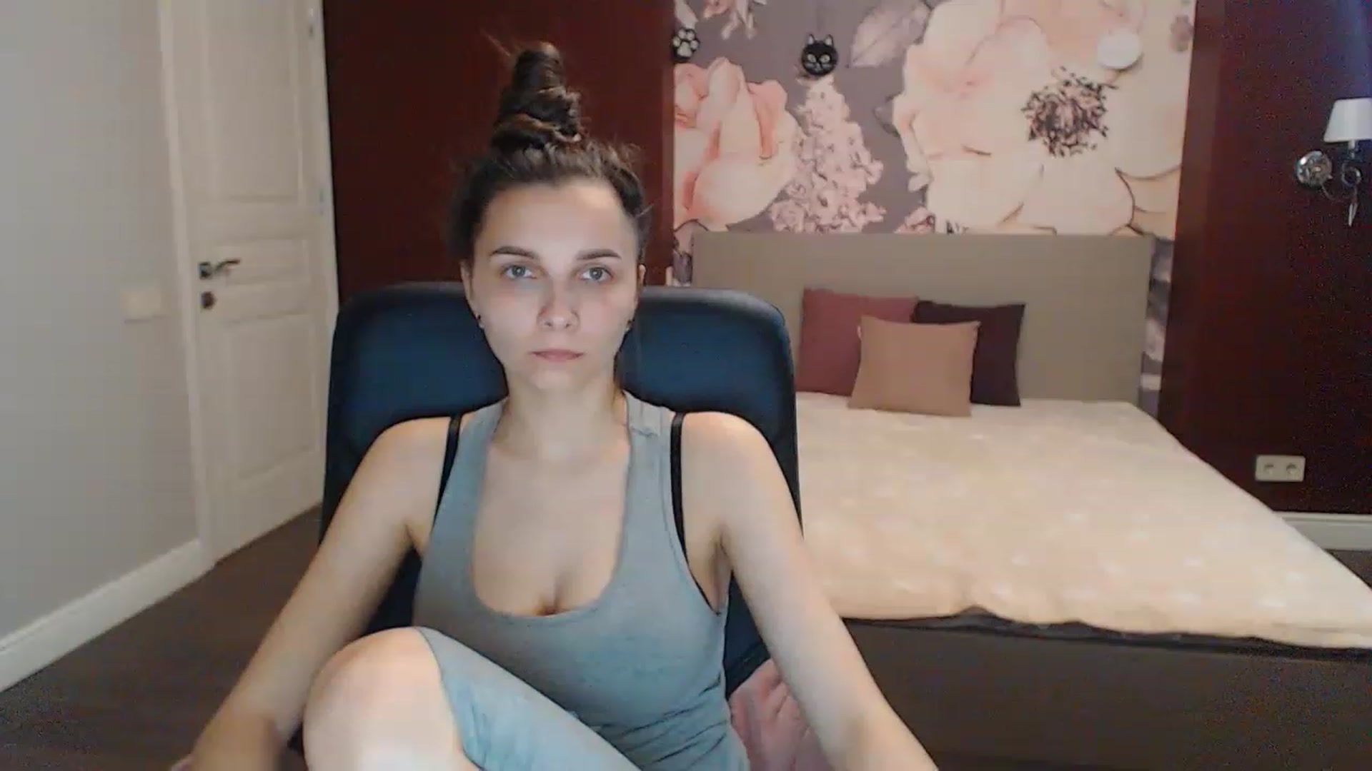 Gallery image thumbnail from Karina_Mils's myfreecams stream on, 05/13/2023, 14:17 image 17 of 20