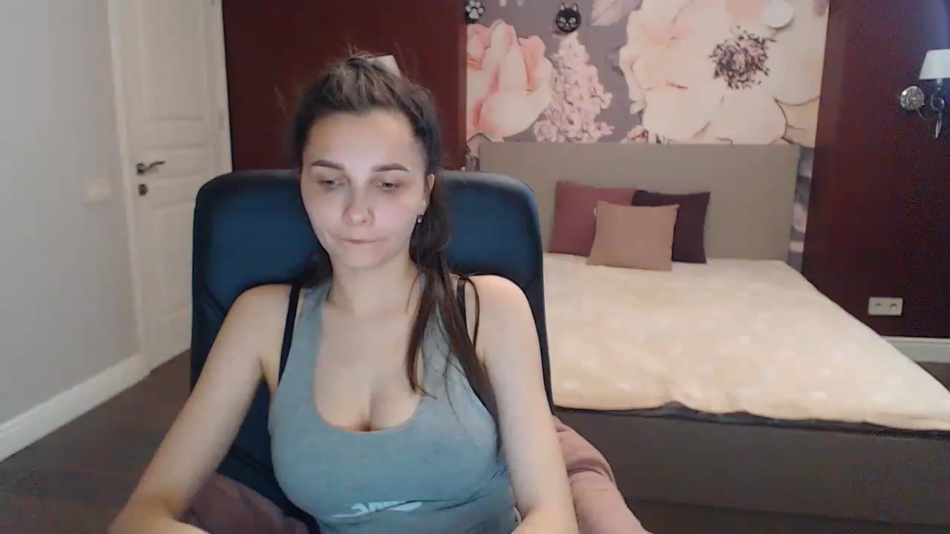 Gallery image thumbnail from Karina_Mils's myfreecams stream on, 05/13/2023, 14:17 image 8 of 20