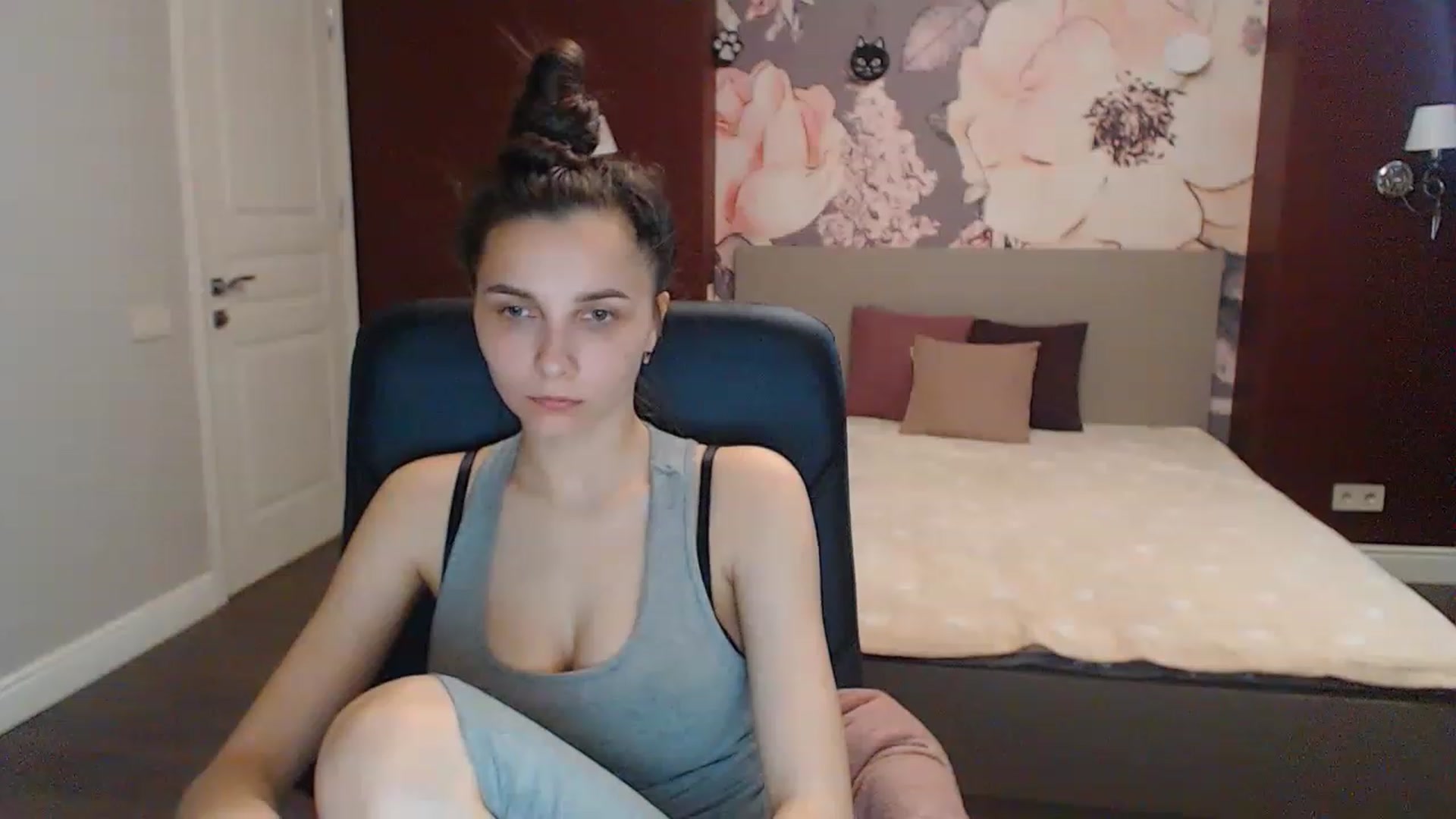 Gallery image thumbnail from Karina_Mils's myfreecams stream on, 05/13/2023, 14:17 image 19 of 20