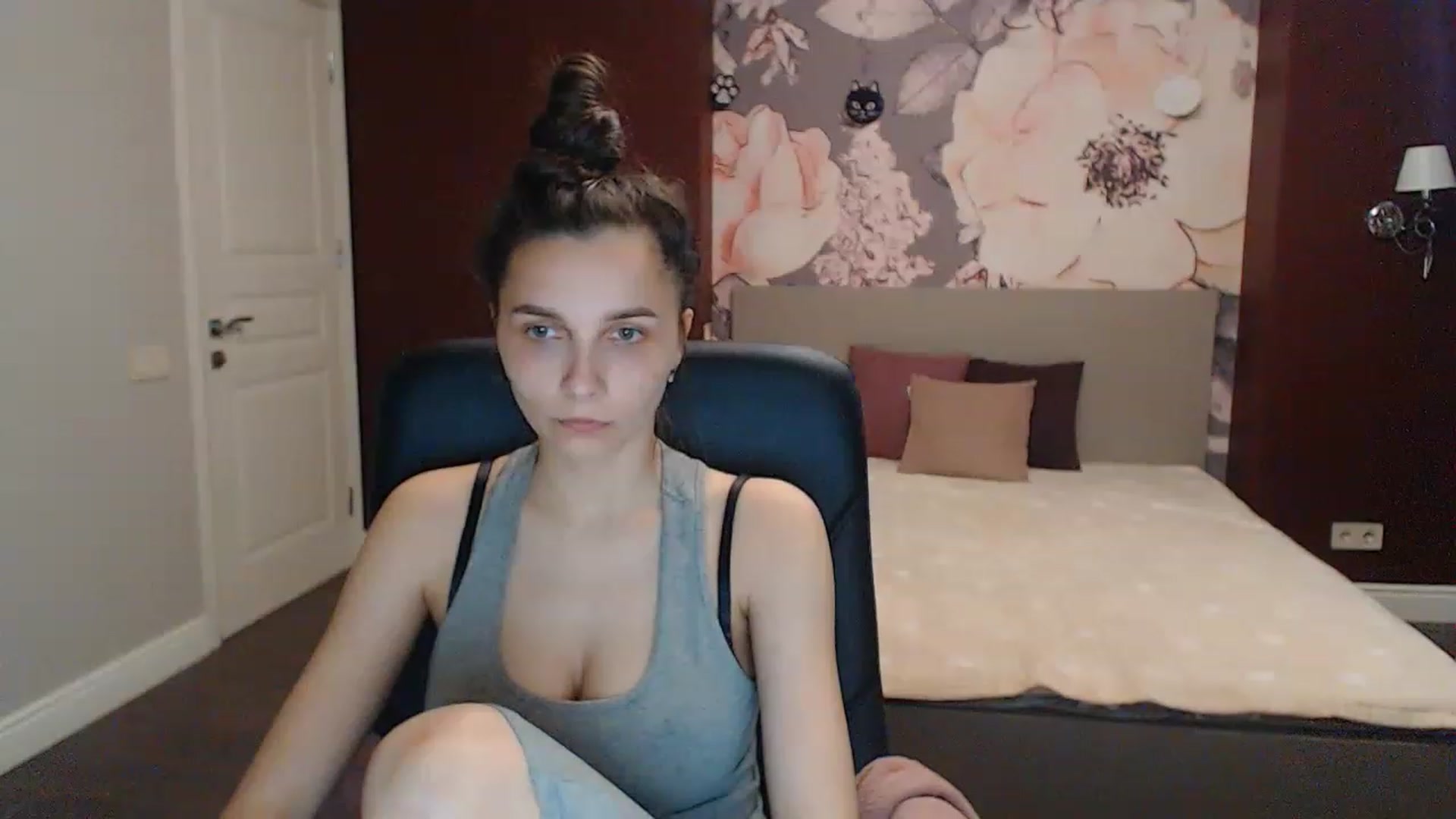 Gallery image thumbnail from Karina_Mils's myfreecams stream on, 05/13/2023, 15:42 image 17 of 20